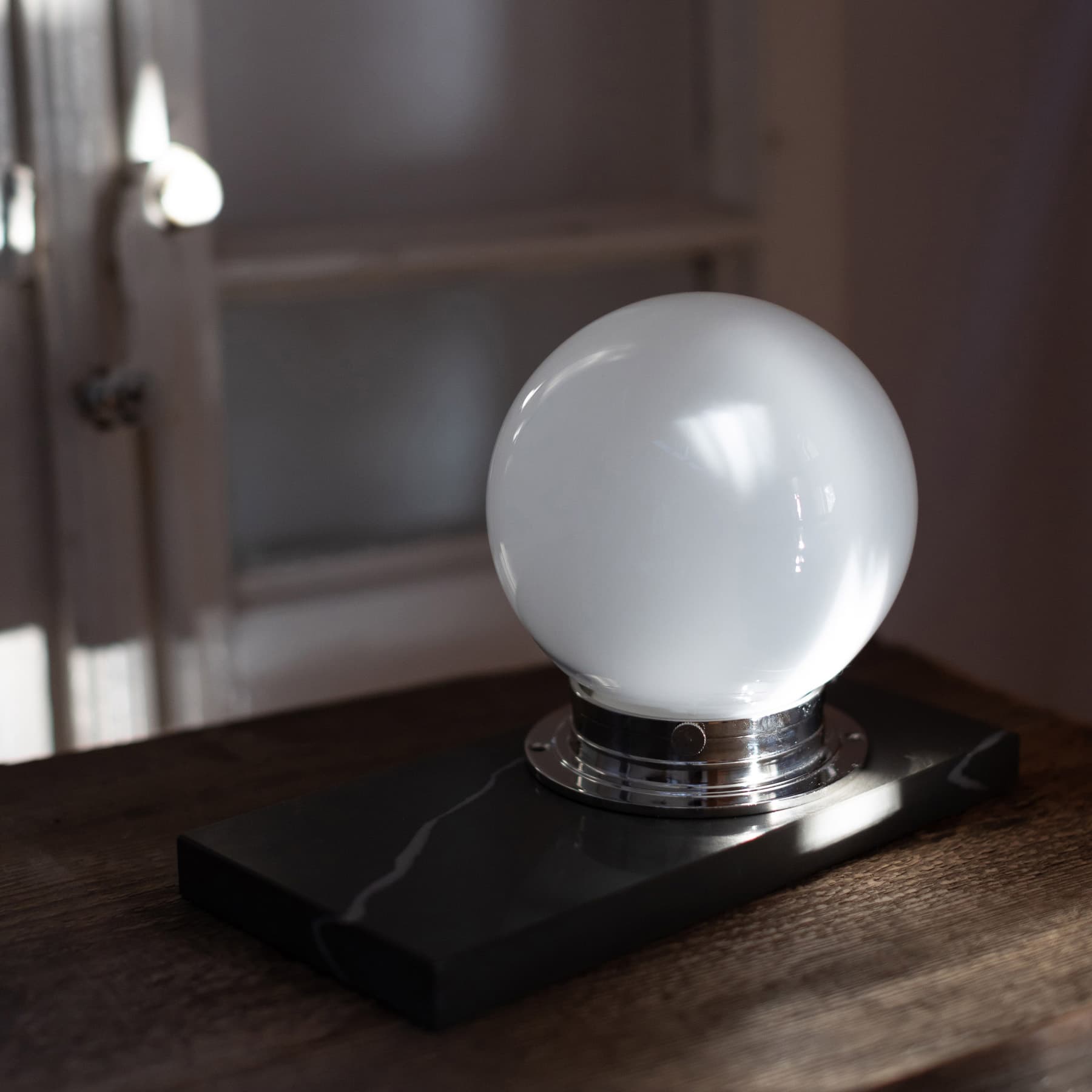 Kinkiet Polaris szło opalowe, nikiel, Embassy Interiors - 83642