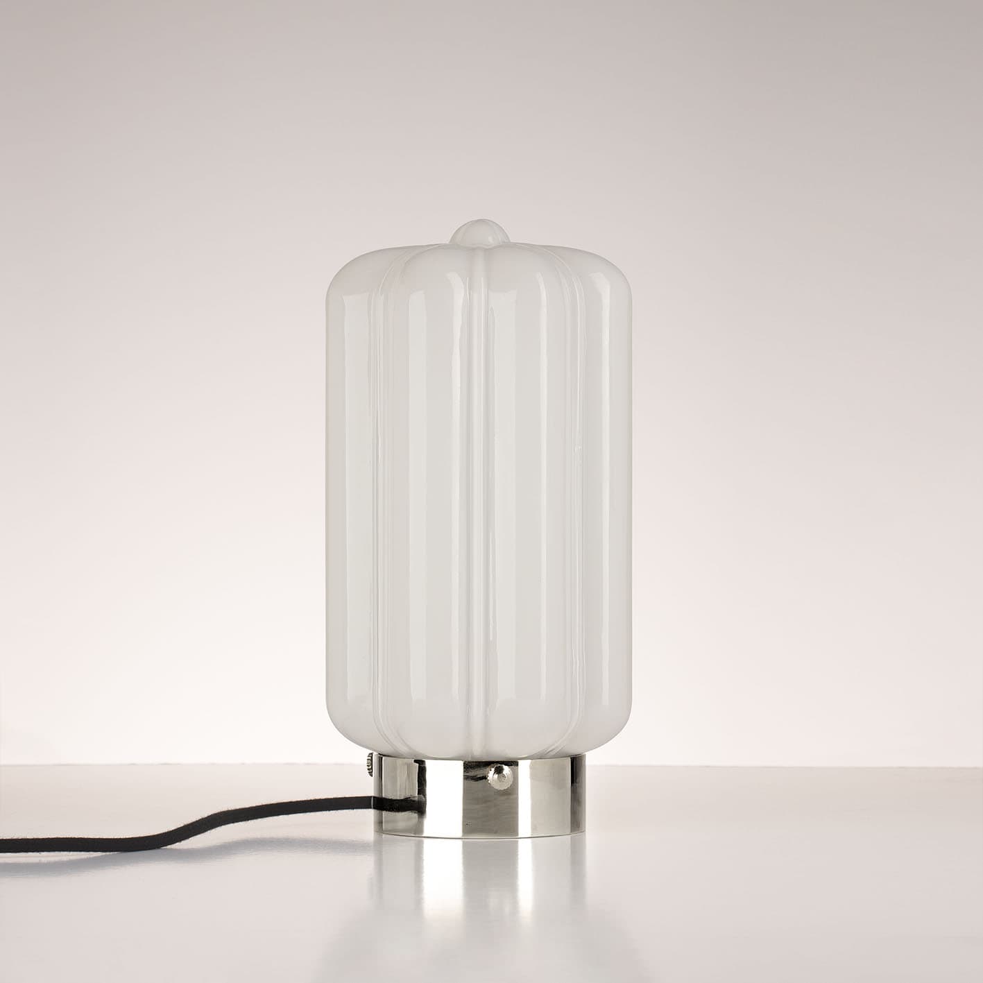 Lampa stołowa Deco szło opalowe, nikiel, Embassy Interiors - 76191