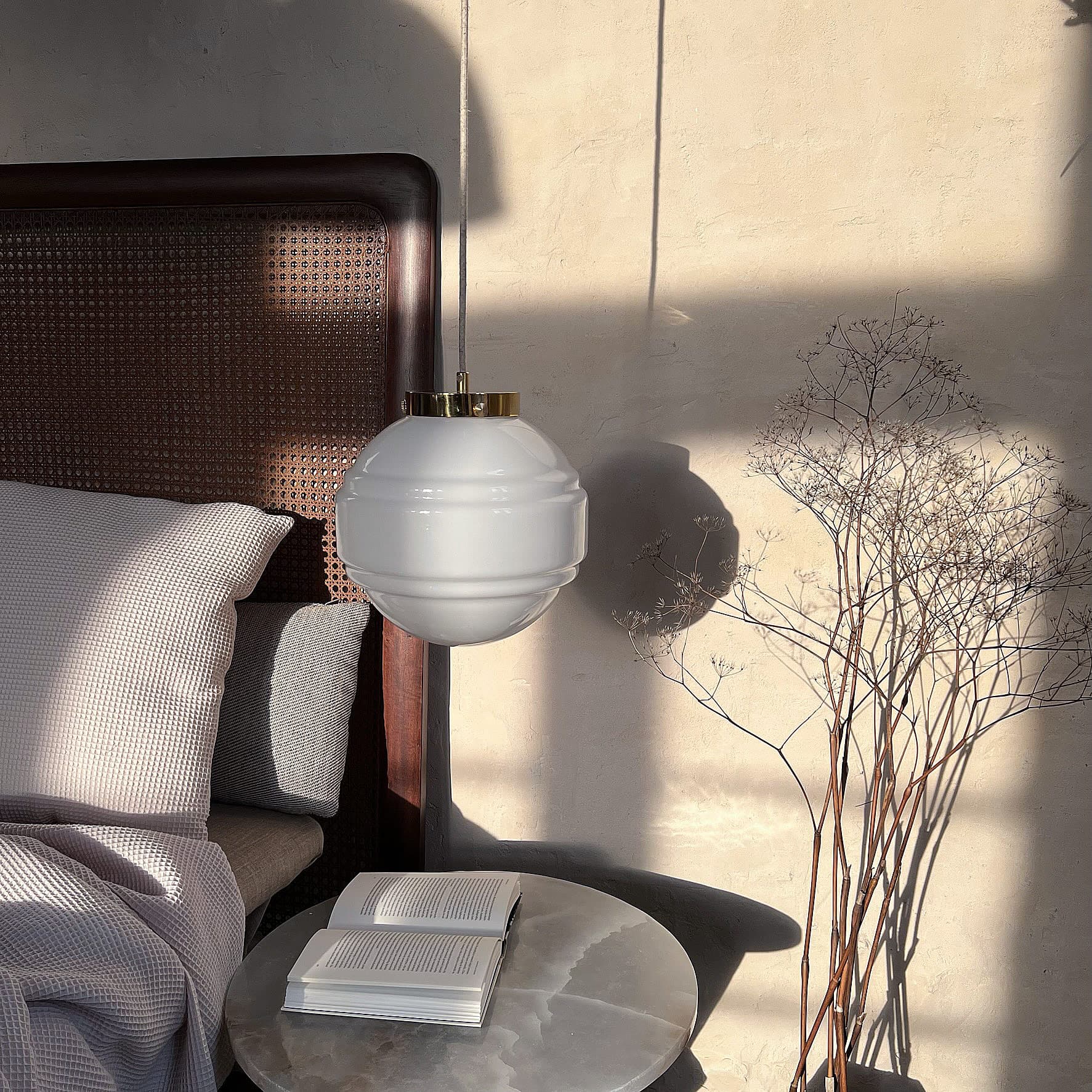 Lampa wisząca Saturn szkło, mosiądz, Embassy Interiors - 76074