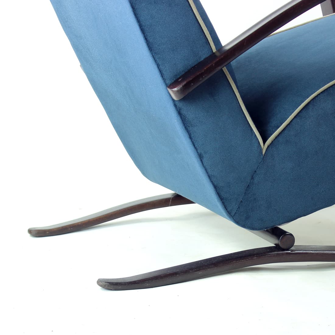 Fotel H-269, velvet niebieski, jesion ciemny, proj. J. Halabala, UP Závody, Czechosłowacja, lata 20. - 76510