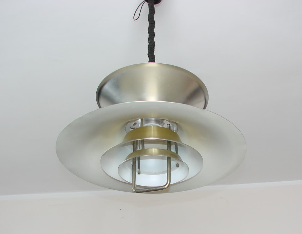 Lampa wisząca, złoty, aluminium, Dania, lata 70. - 77295