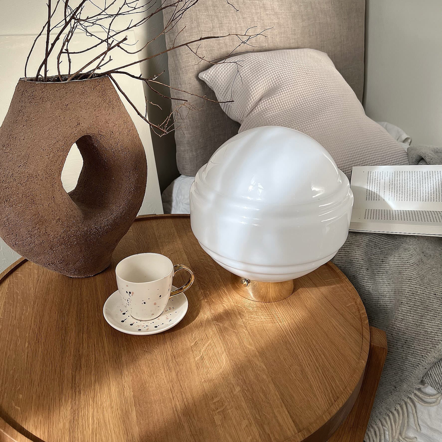 Lampa stołowa Saturn szkło, mosiądz, Embassy Interiors - 77428