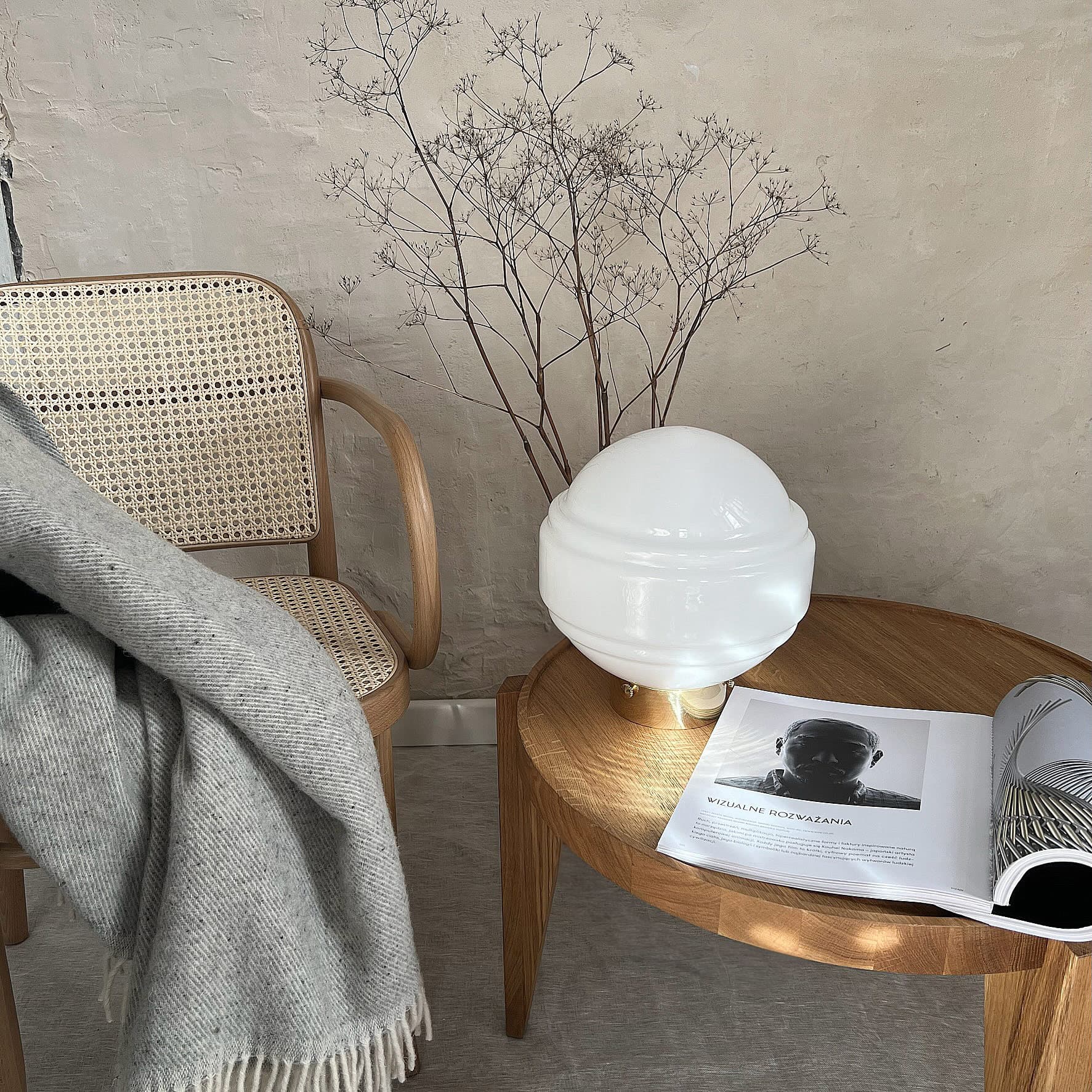 Lampa stołowa Saturn szkło, mosiądz, Embassy Interiors - 77427