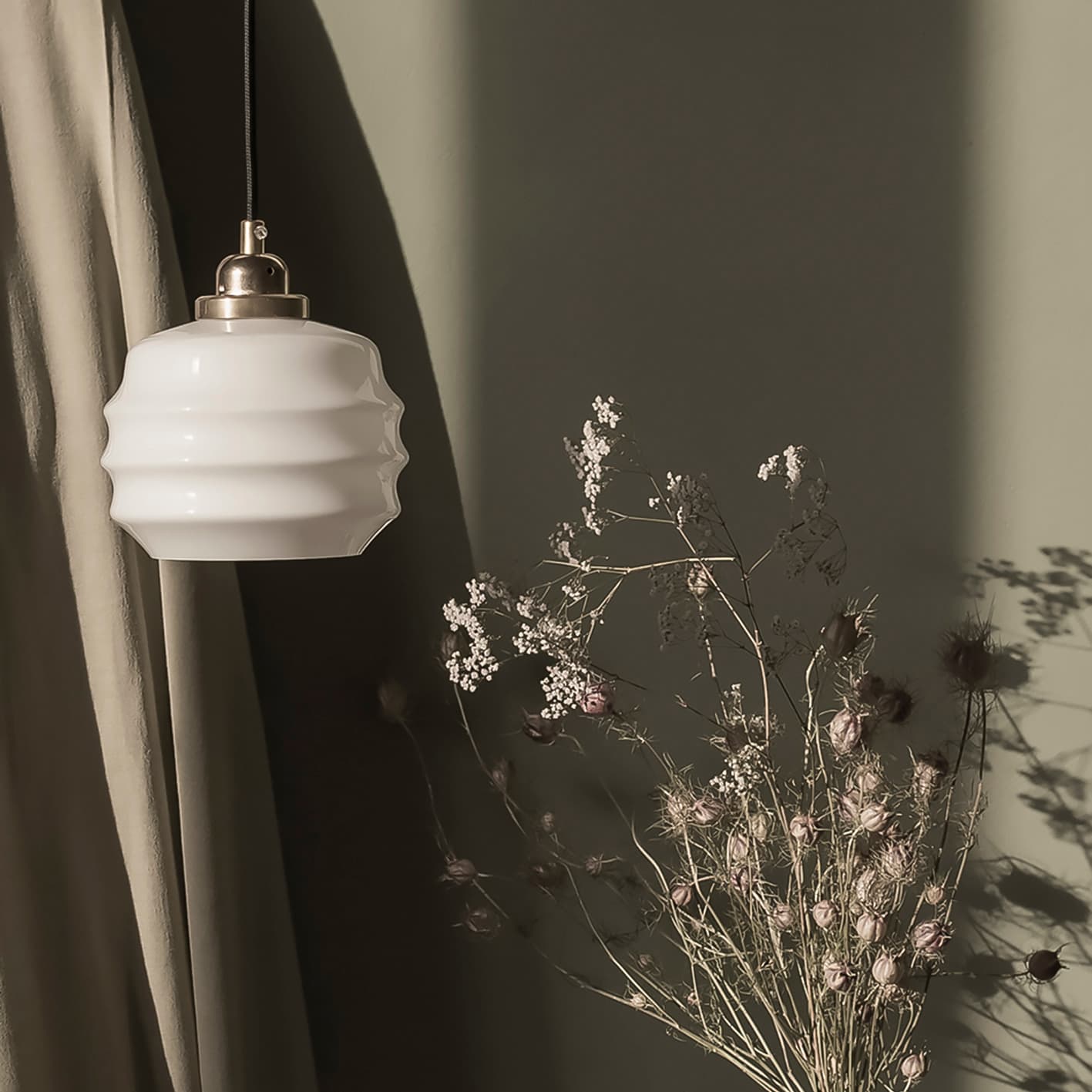 Lampa wisząca Mały Ul szkło, mosiądz, Embassy Interiors - 77324