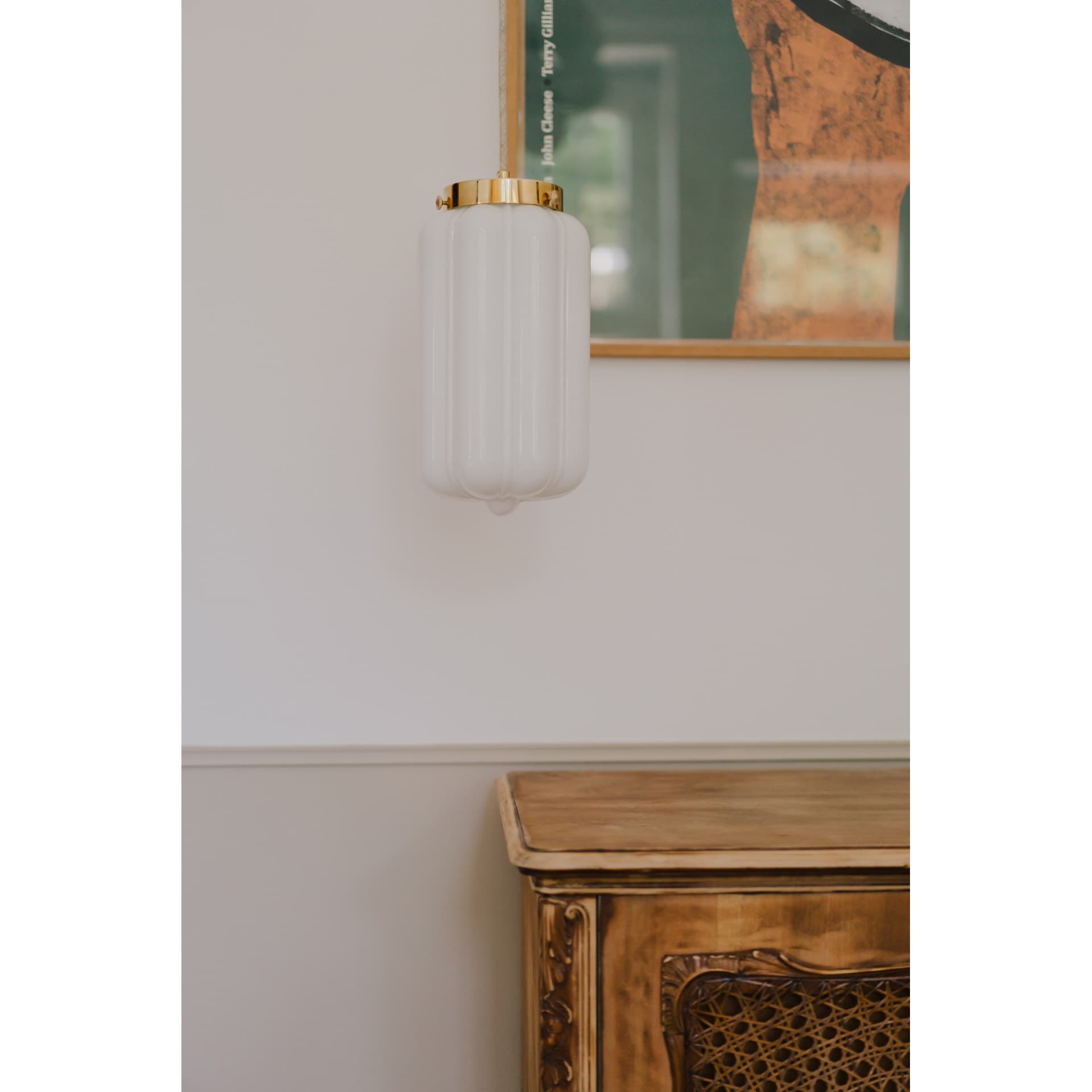 Lampa wisząca Deco szkło opalowe, mosiądz, Embassy Interiors - 77316