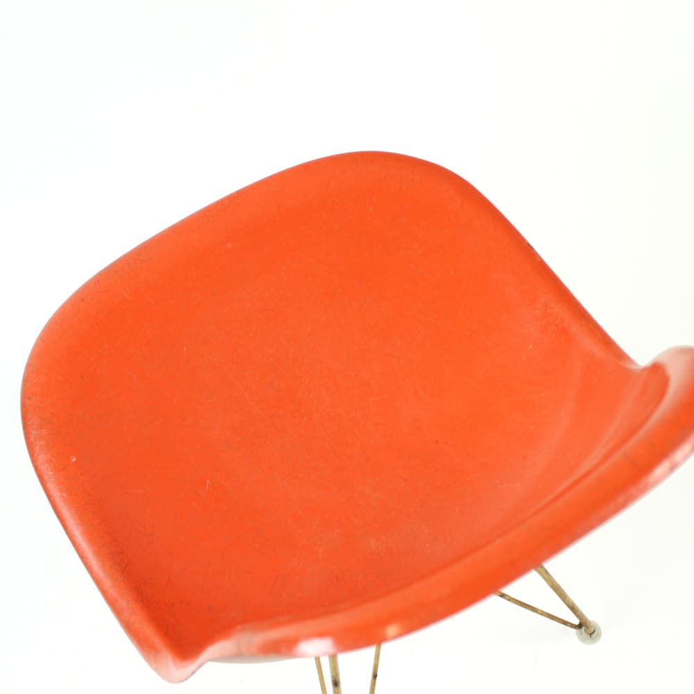 Krzesło, pomarańczowy plastik, proj. C. & R. Eames, Herman Miller, USA, lata 60. - 90947