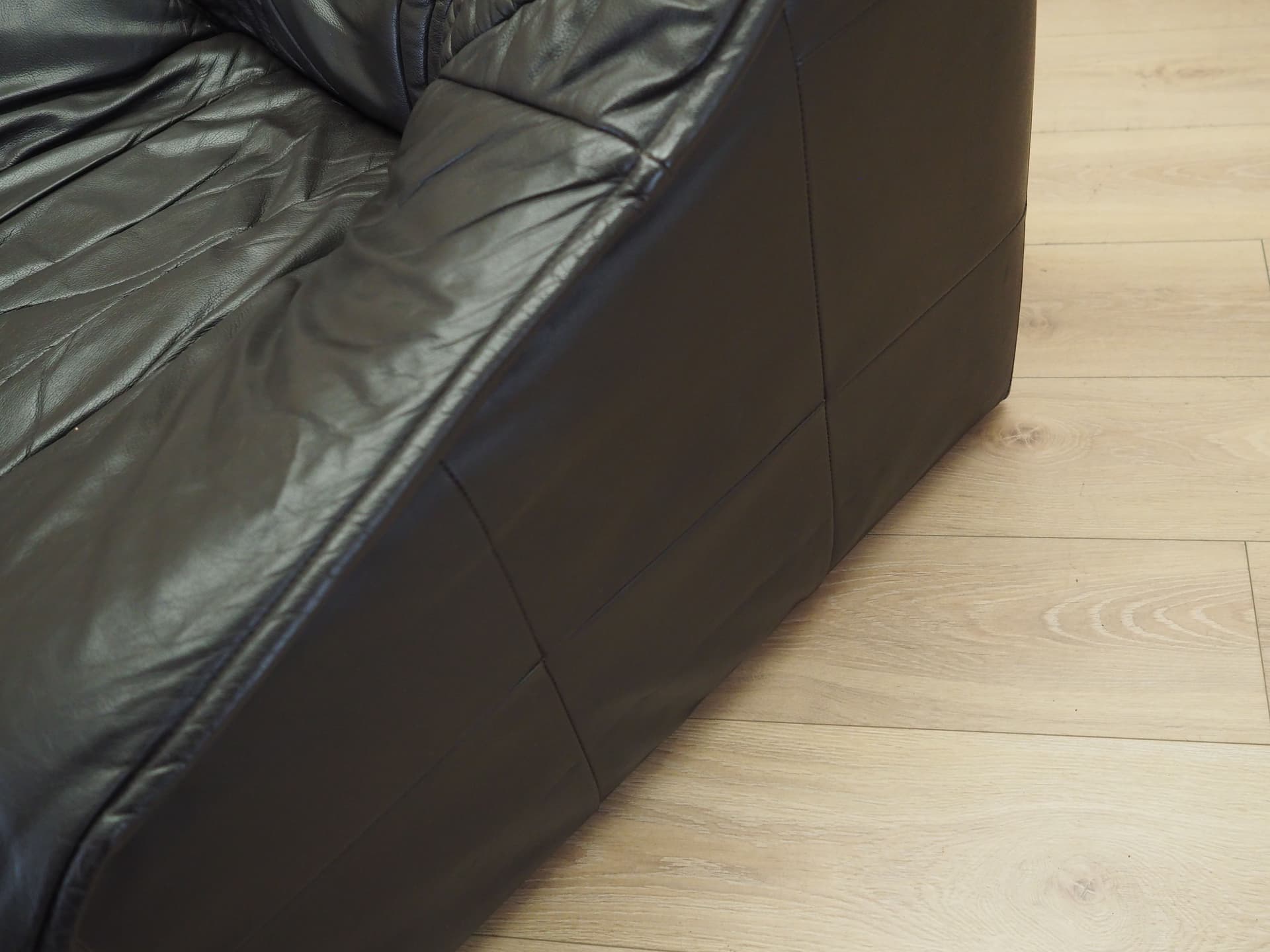 Armchair, dark brown natural leather, Italy, 1960s. - 78747