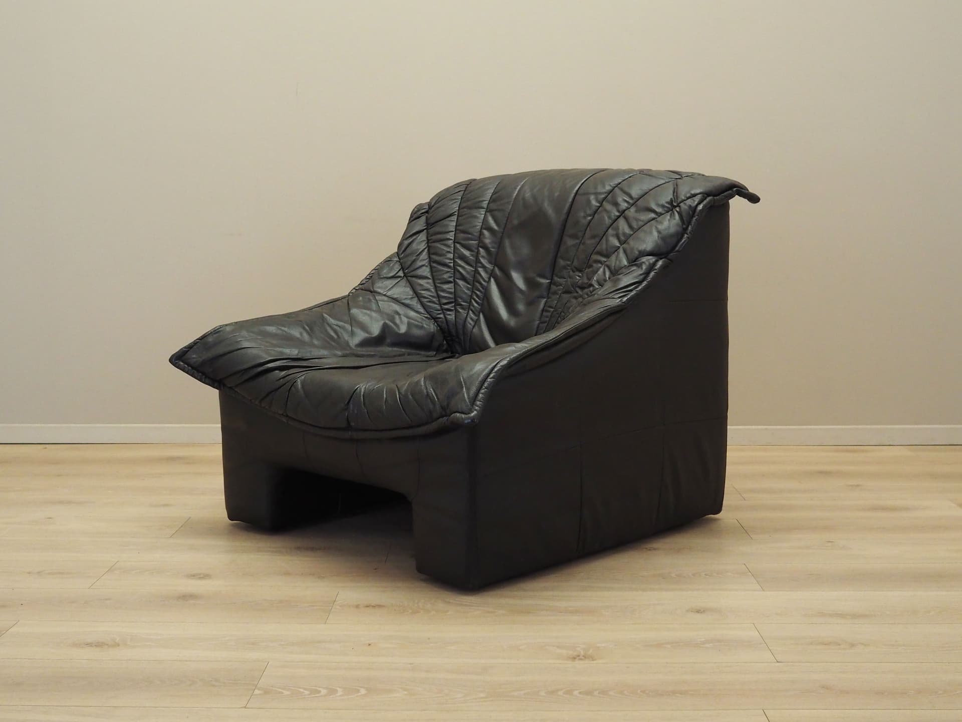 Armchair, dark brown natural leather, Italy, 1960s. - 78776