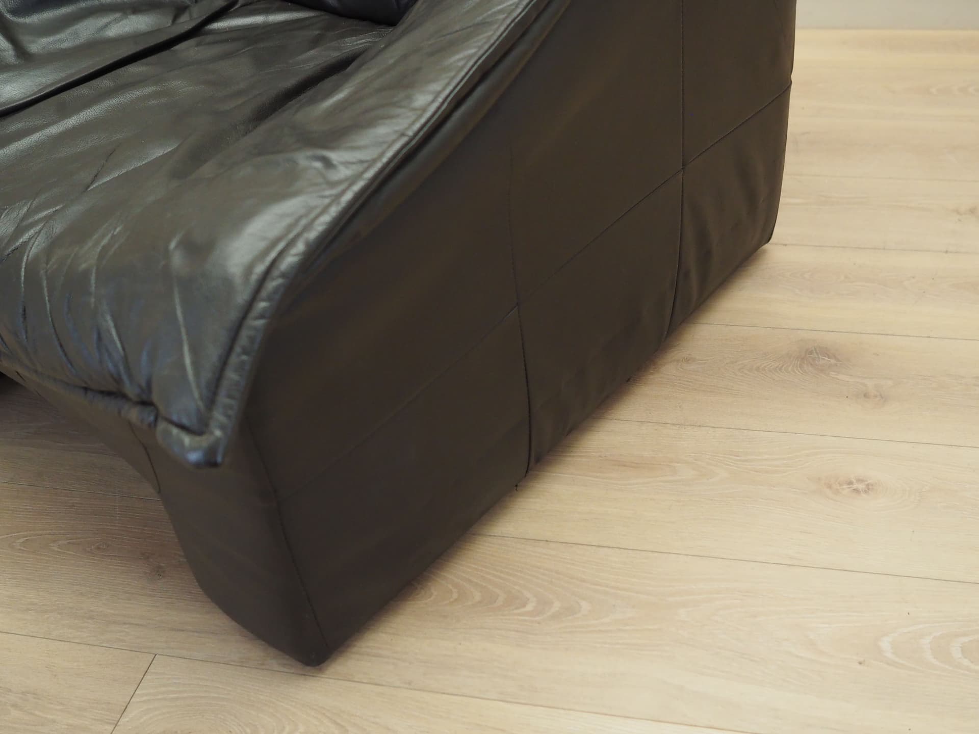 Armchair, dark brown natural leather, Italy, 1960s. - 78781