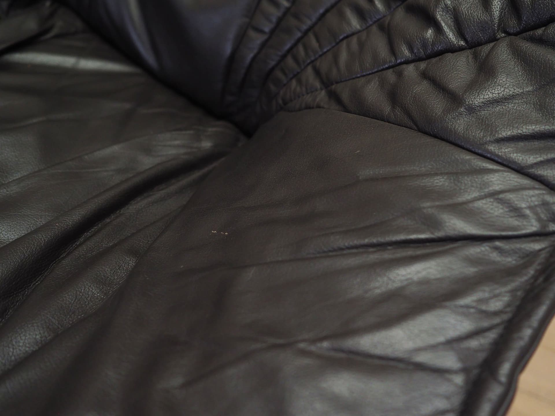 Armchair, dark brown natural leather, Italy, 1960s. - 78785