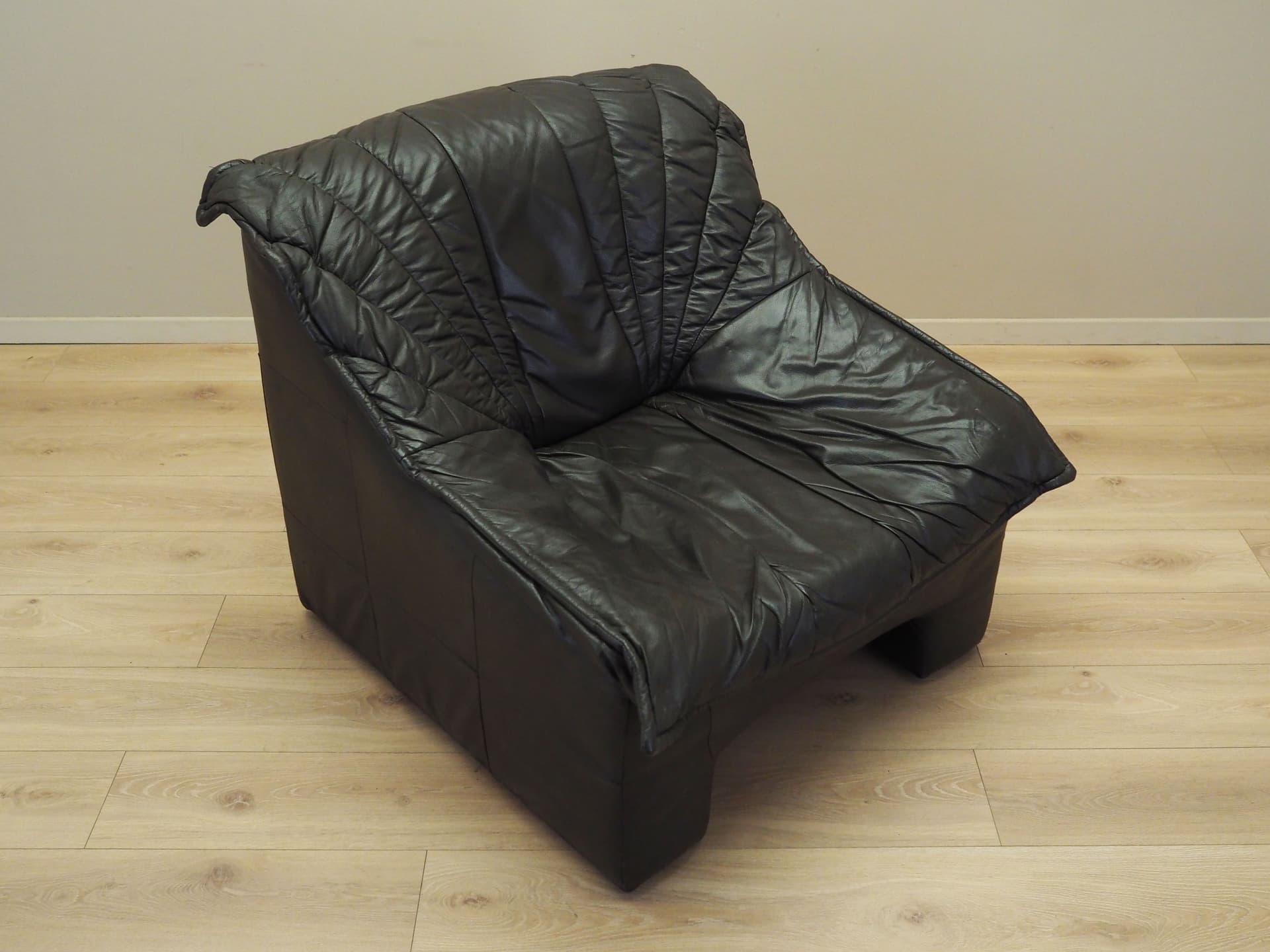 Armchair, dark brown natural leather, Italy, 1960s. - 78783