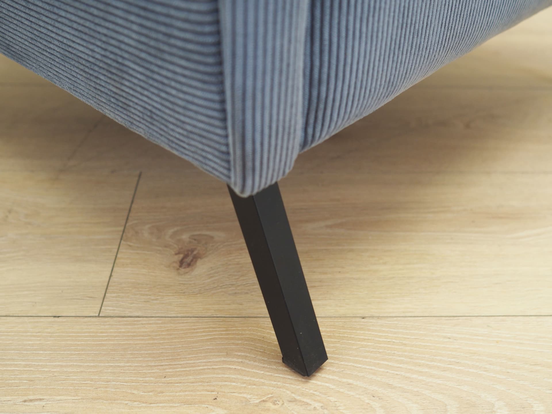 Fotel, sztruks niebieski, metal czarny, Włochy, lata 70. - 78913