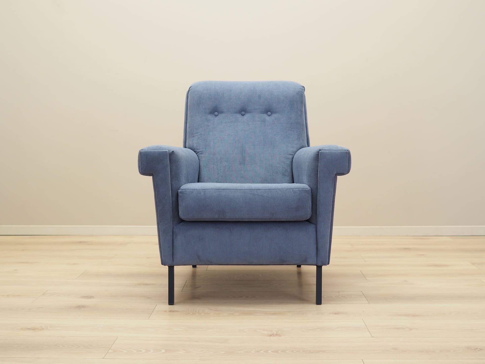 Fotel wypoczynkowy, niebieski, sztruks, metal czarny, Włochy, lata 70. - 78938