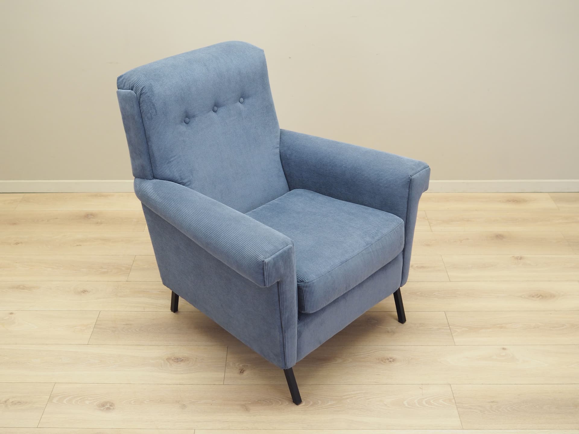 Fotel wypoczynkowy, niebieski, sztruks, metal czarny, Włochy, lata 70. - 78945