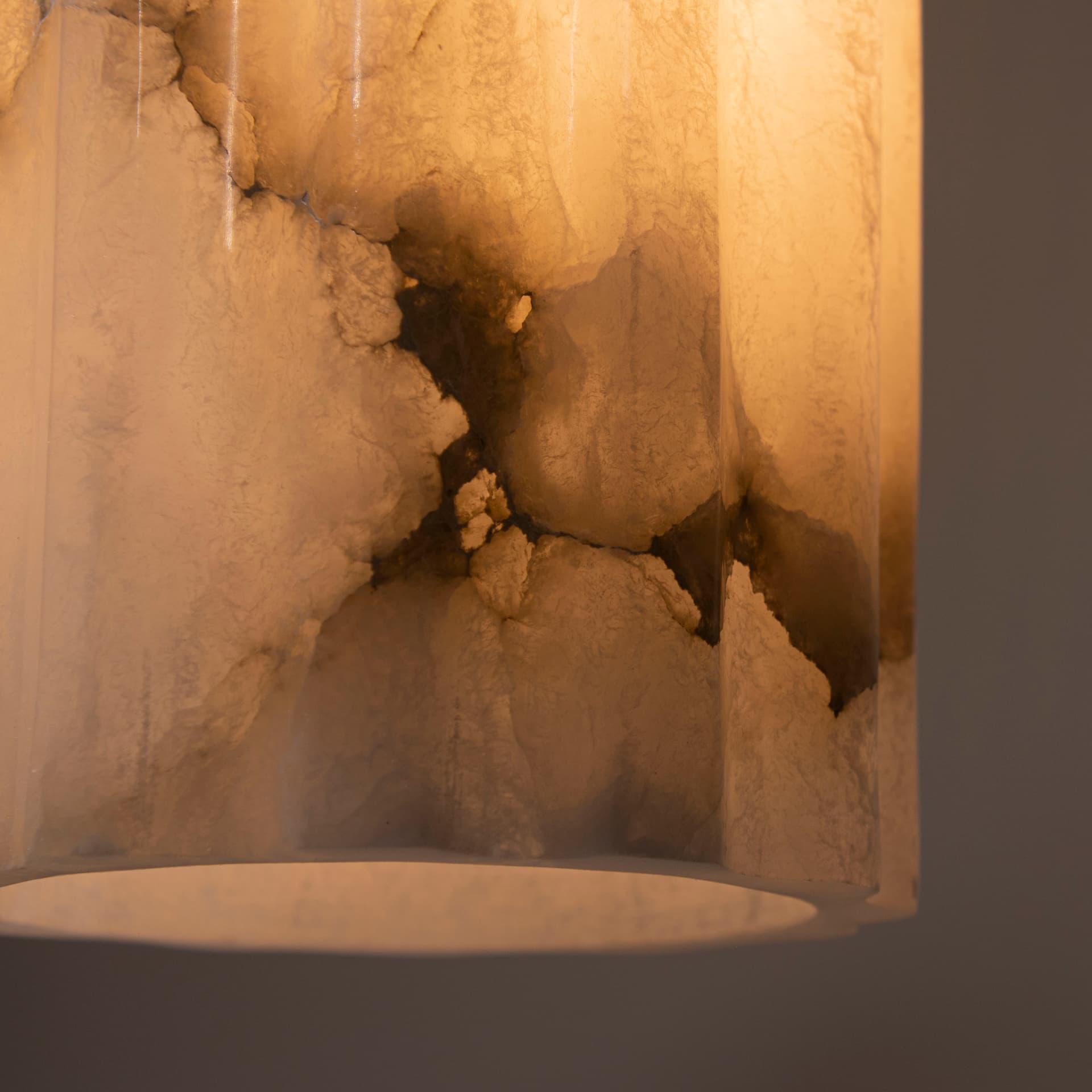 Lampa wisząca Urania wzorzysty alabaster, mosiądz, Embassy Interiors - 80077