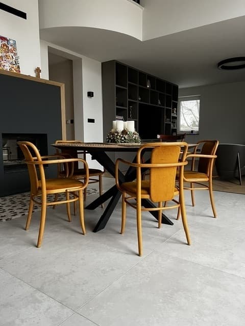 Krzesło, złoty velvet, dąb, proj. J. Hoffmann, TON, Czechosłowacja, lata 30. - 91165