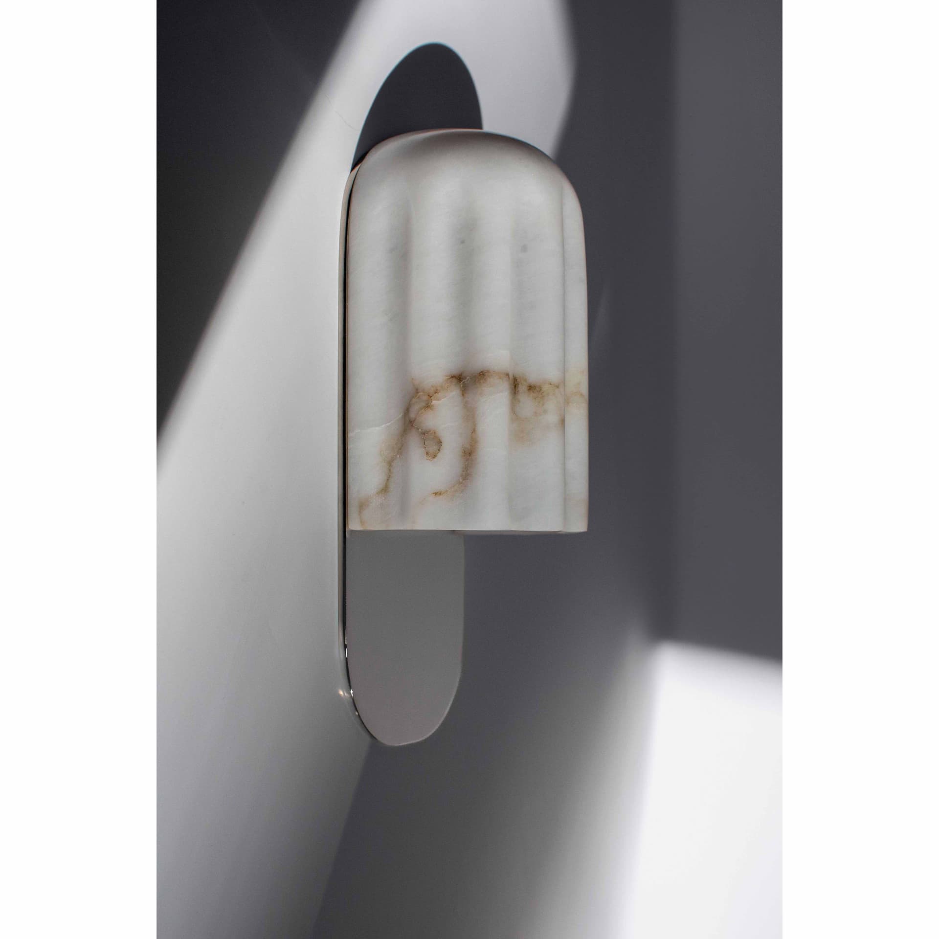 Kinkiet Urania wzorzysty alabaster, nikiel, Embassy Interiors - 89796