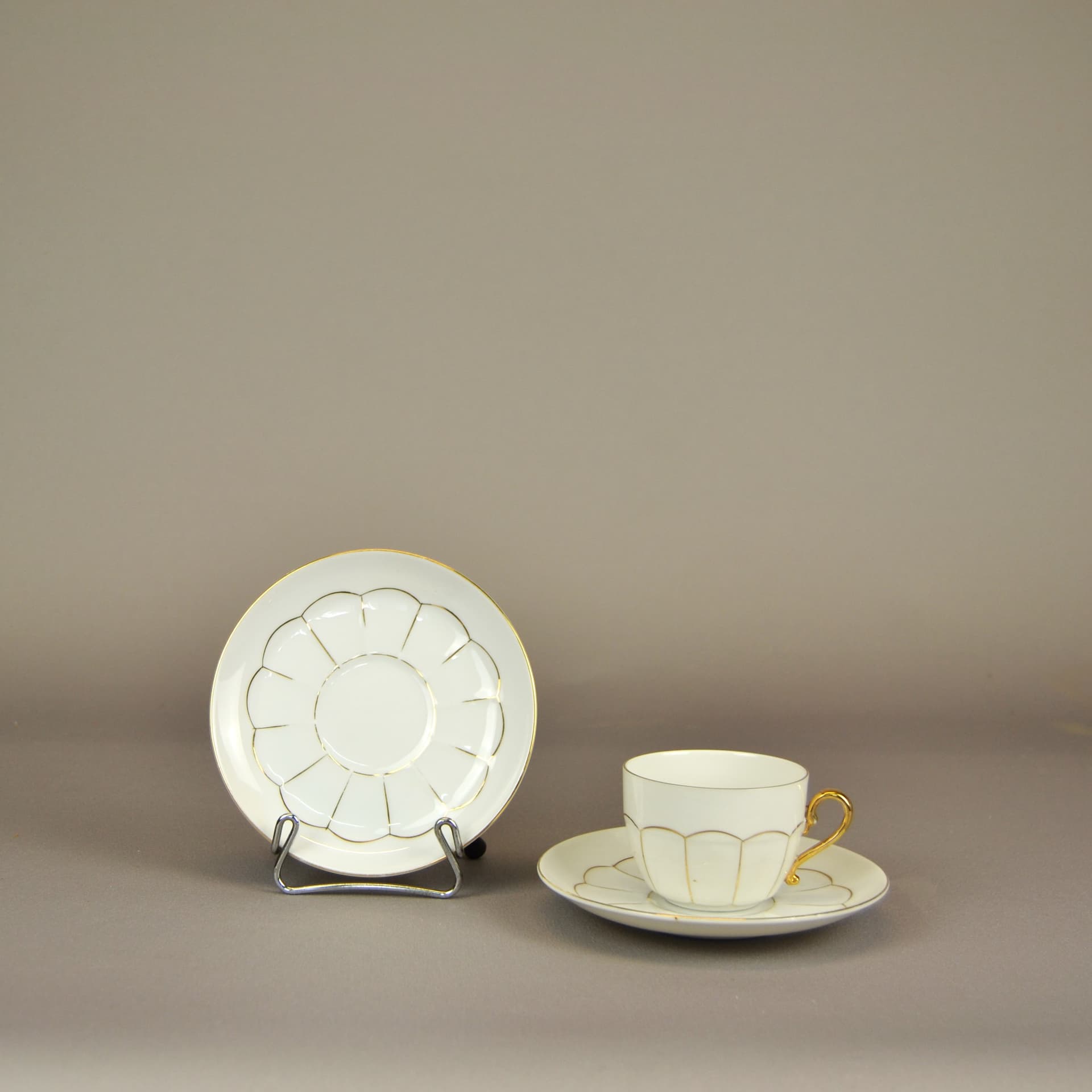 Serwis kawowo-herbaciany Art déco, Victoria, porcelana ivory white, Czechy, lata 20. - 576