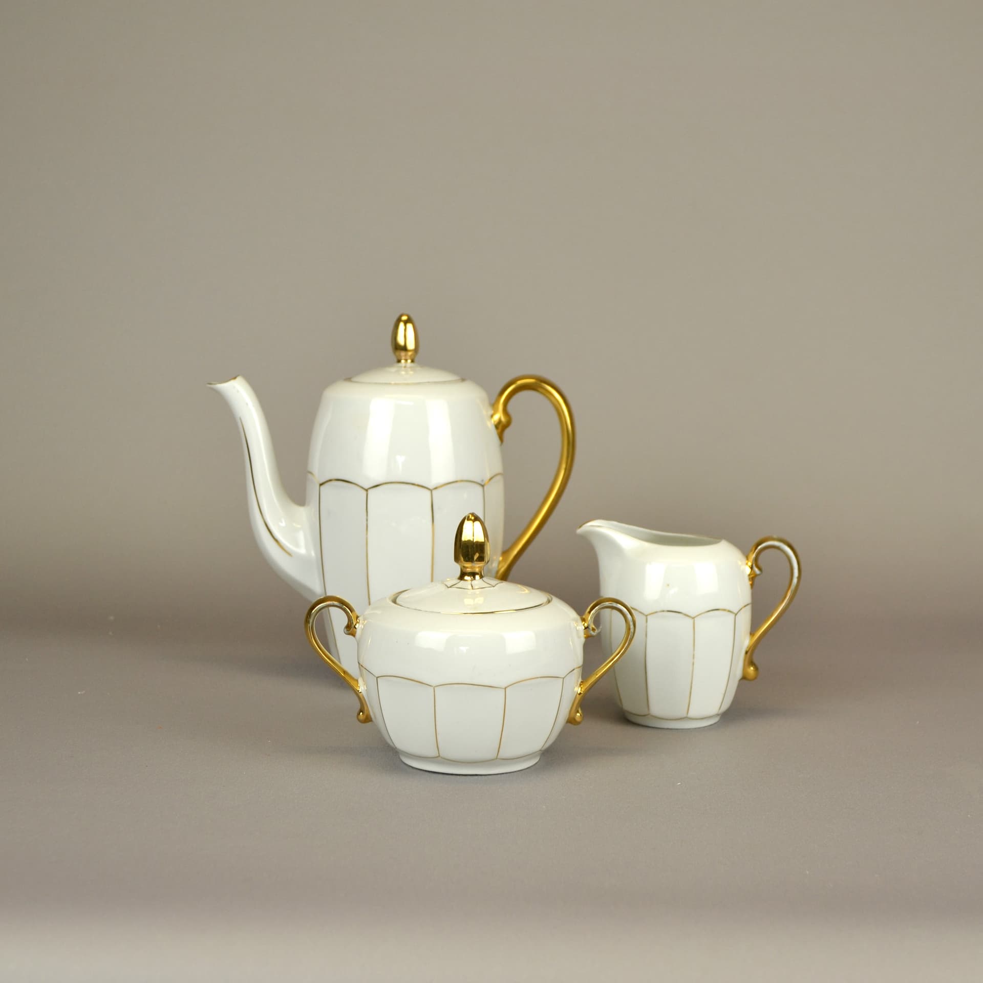 Serwis kawowo-herbaciany Art déco, Victoria, porcelana ivory white, Czechy, lata 20. - 575
