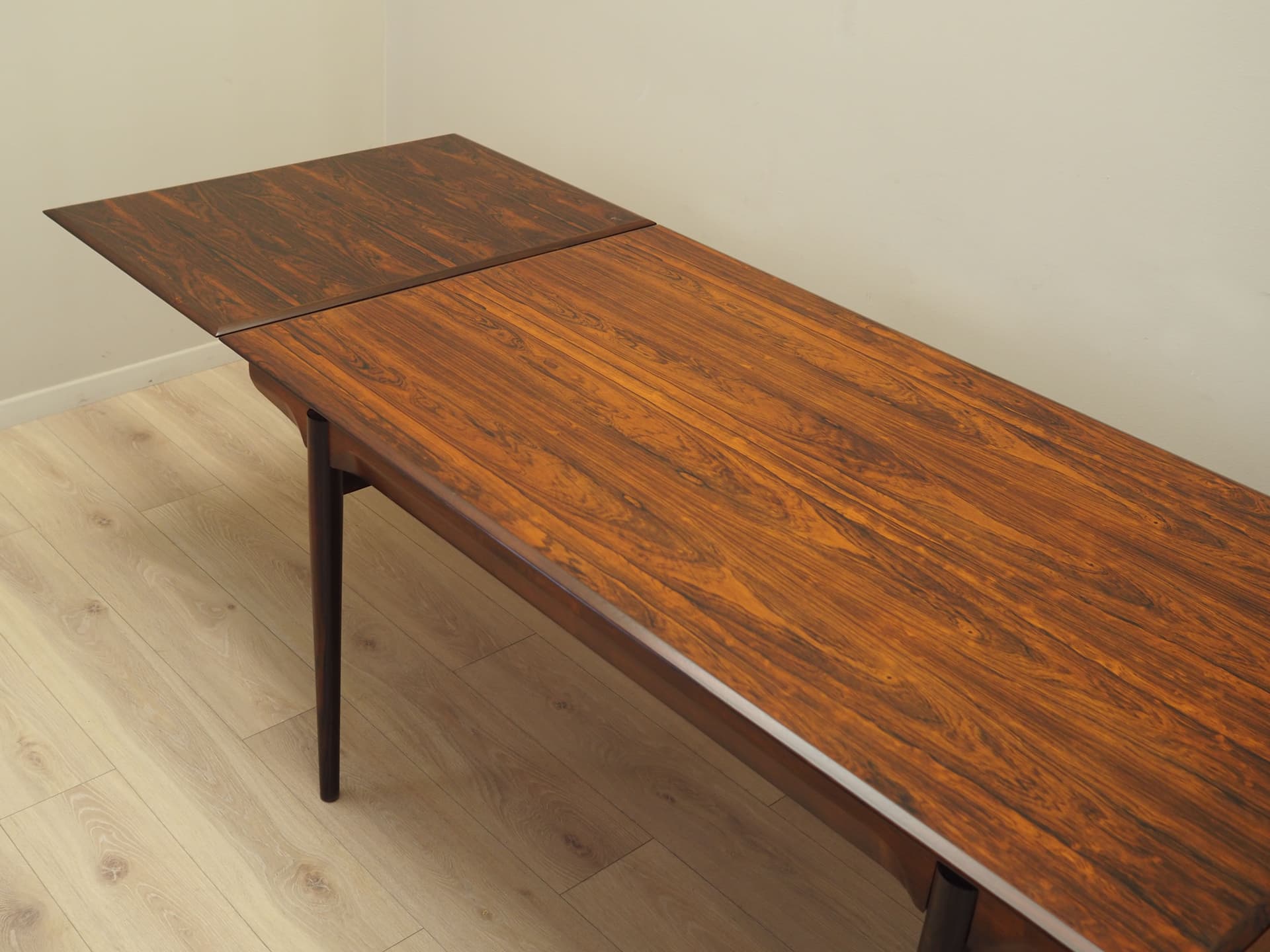 Dining table, dark brown rosewood, Denmark, 1970s. - 80500