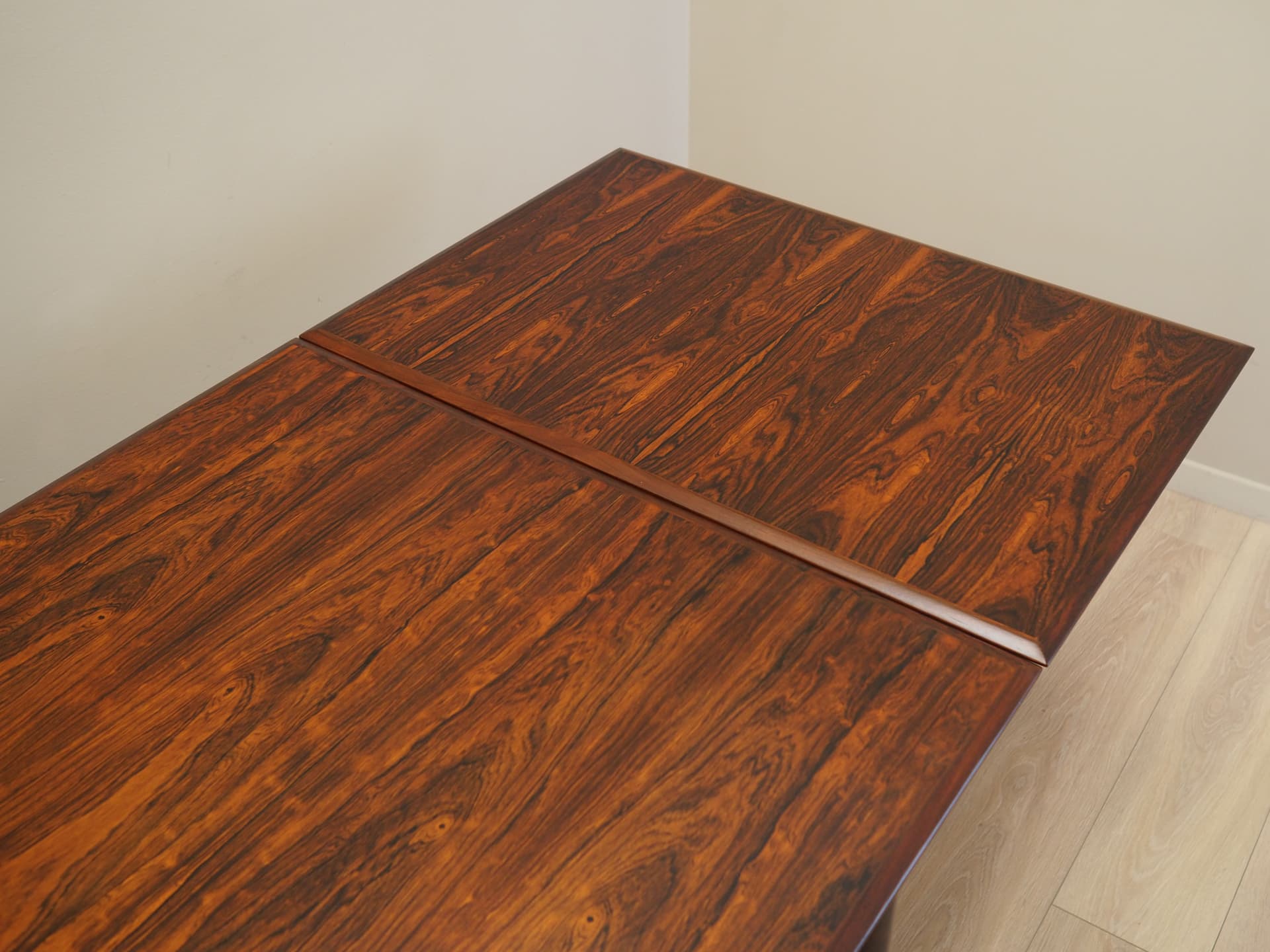 Dining table, dark brown rosewood, Denmark, 1970s. - 80502