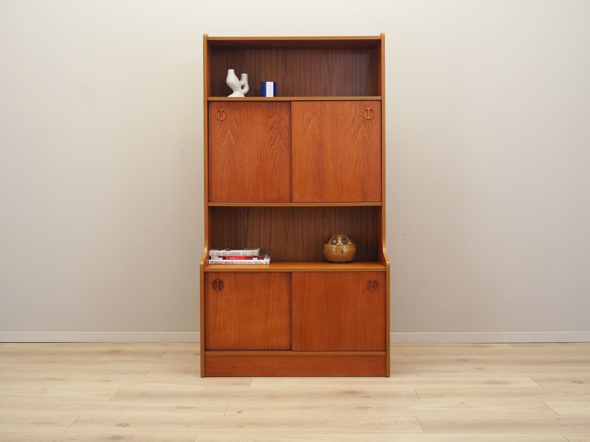 Bookcase, golden teak, Denmark, 1960s. - 80710