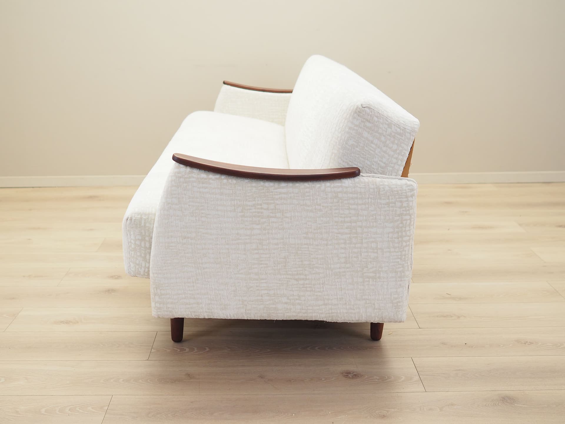 Sofa rozkładana, ivory white, tkanina, drewno teak, Dania, lata 70. - 80832