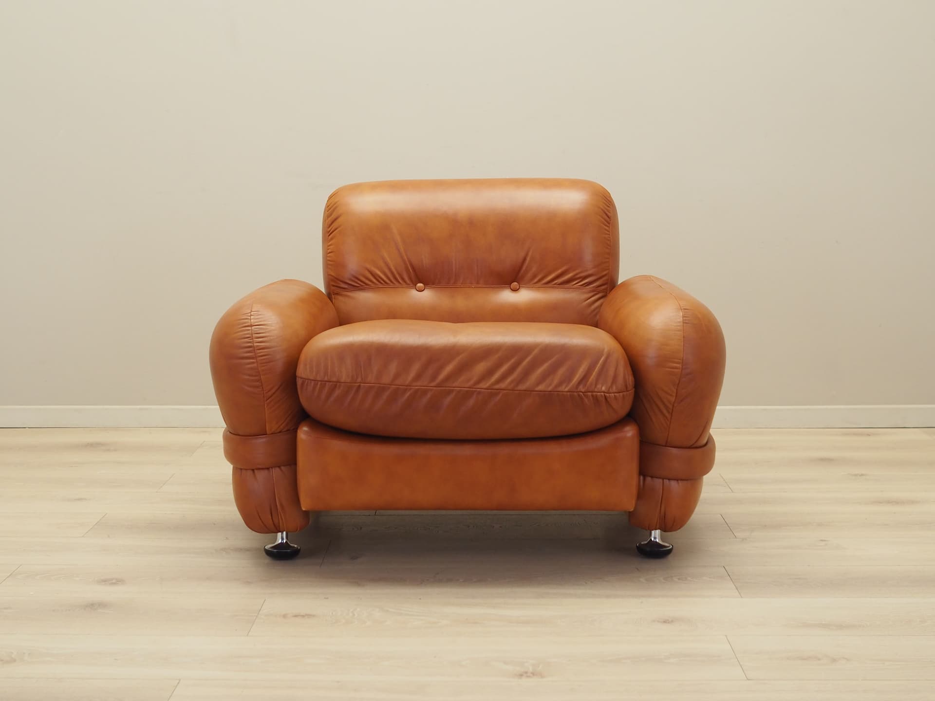 Armchair, light brown natural leather, chromed metal, Italy, 1970s. - 81287