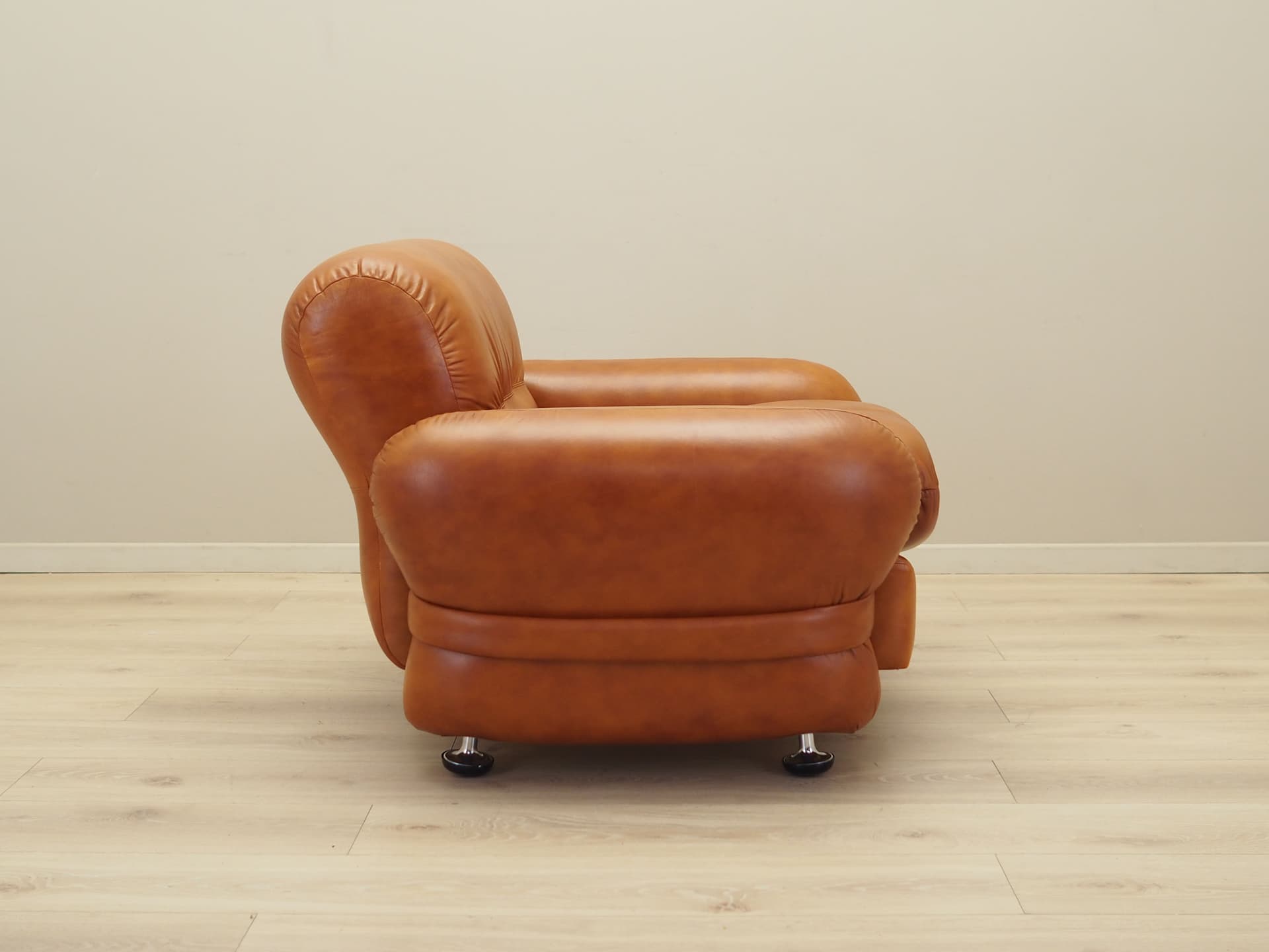 Armchair, light brown natural leather, chromed metal, Italy, 1970s. - 81289