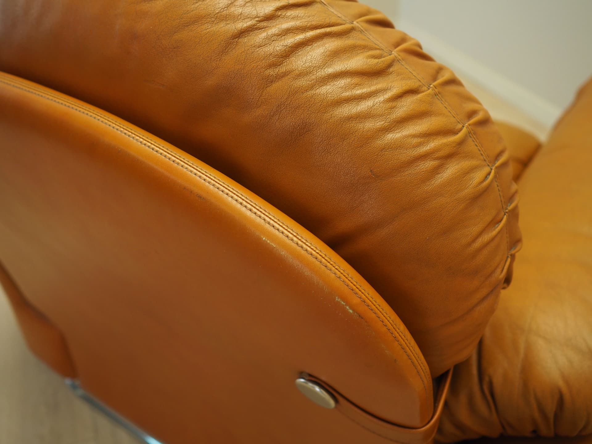 Armchair Space Age, orange natural leather, Italy, 1960s. - 81397