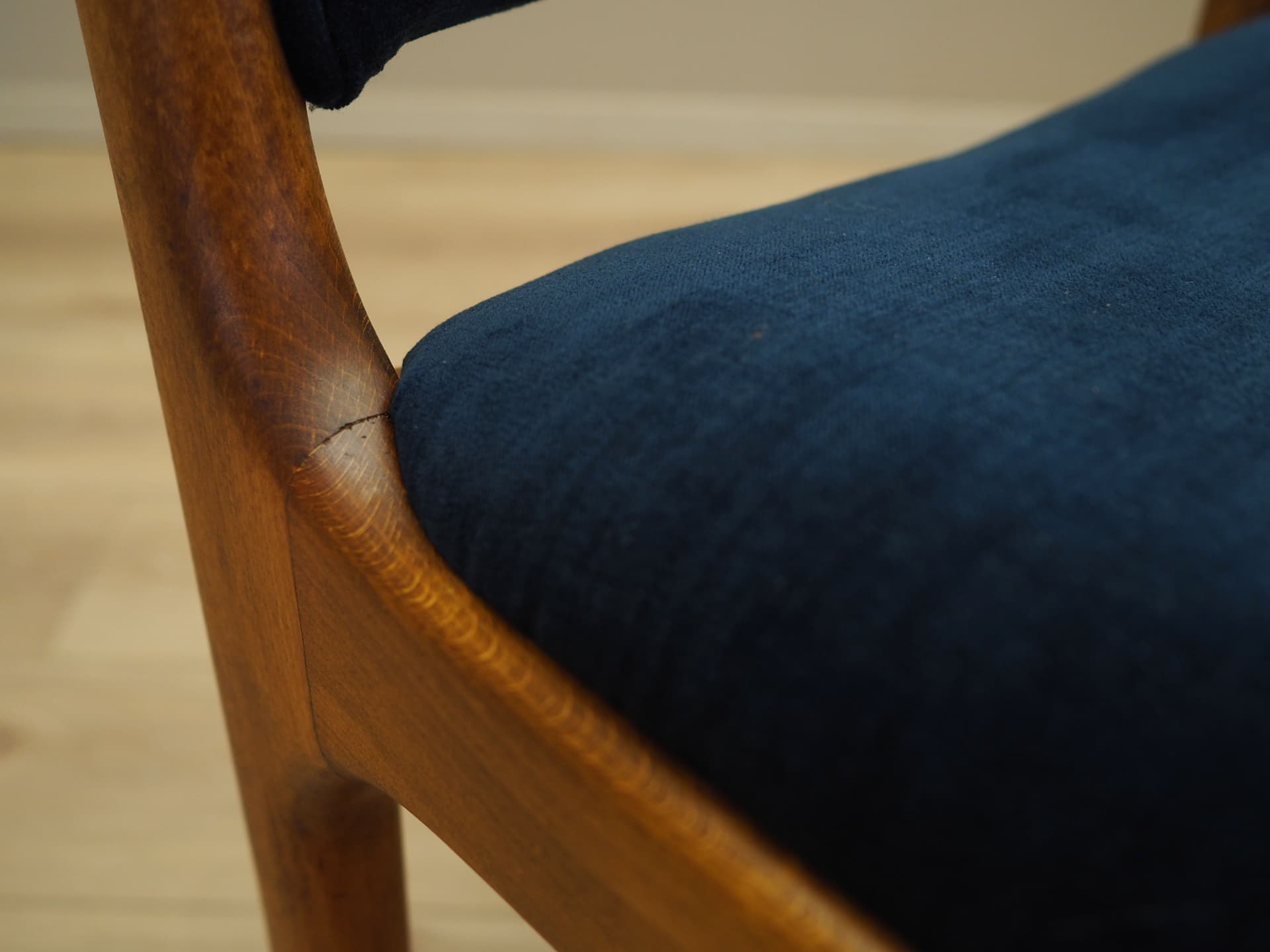 Komplet czterech krzeseł, velvet granatowy, buk, Dania, lata 50. - 81501