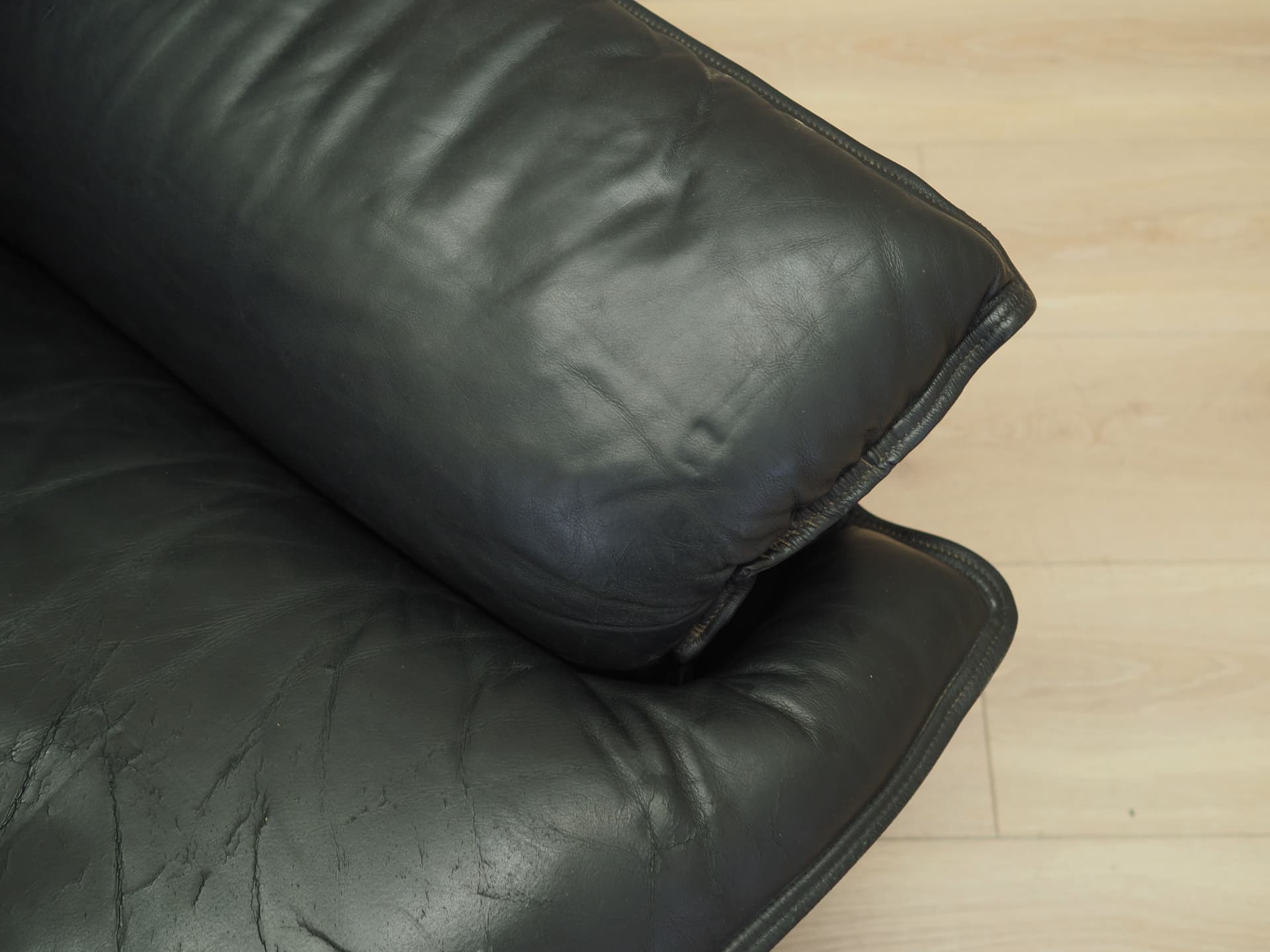 Fotel, czarny, skóra naturalna, Włochy, lata 60. - 82090