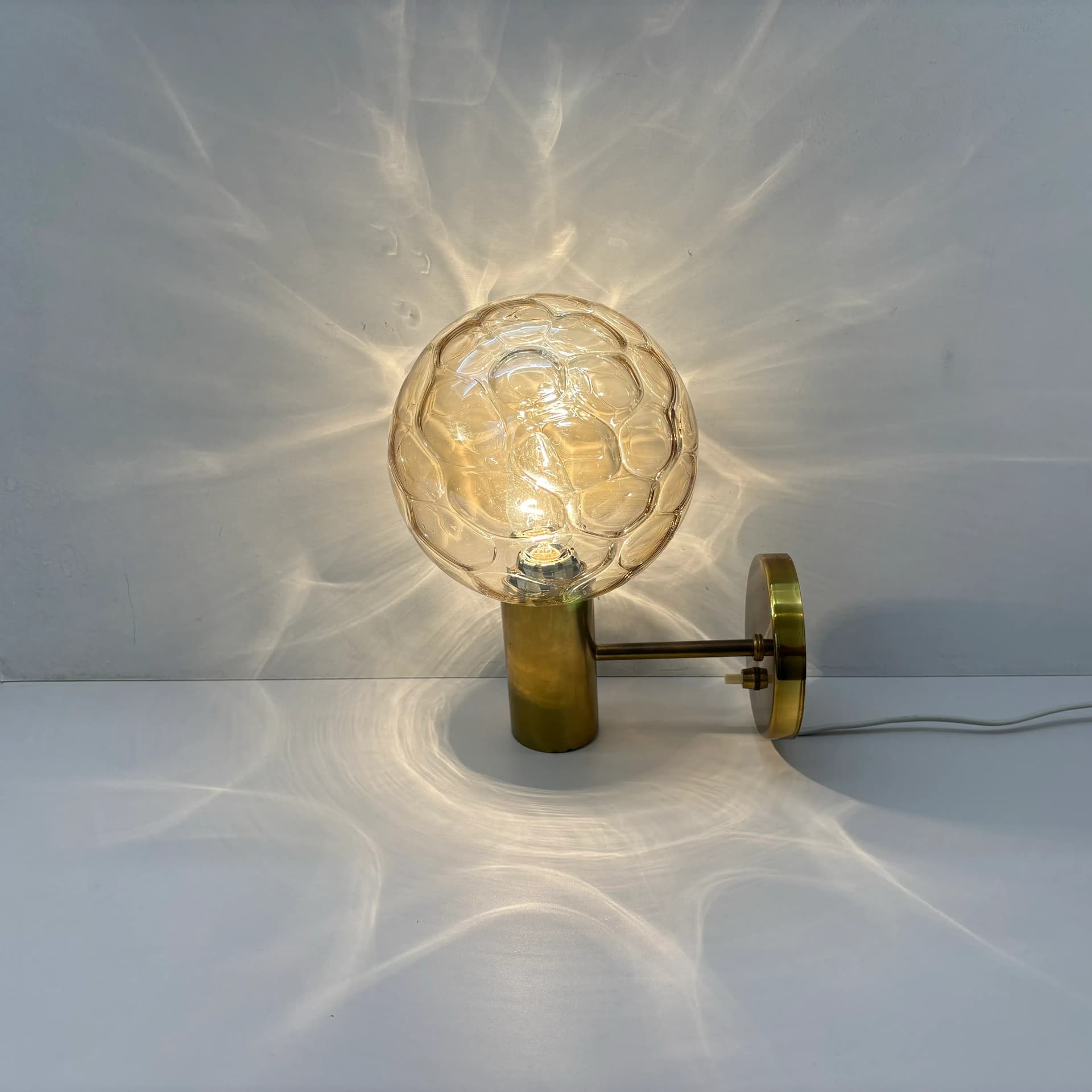 Para kinkietów, złoty, mosiądz, Laoni Belysning, Dania, lata 70. - 82193