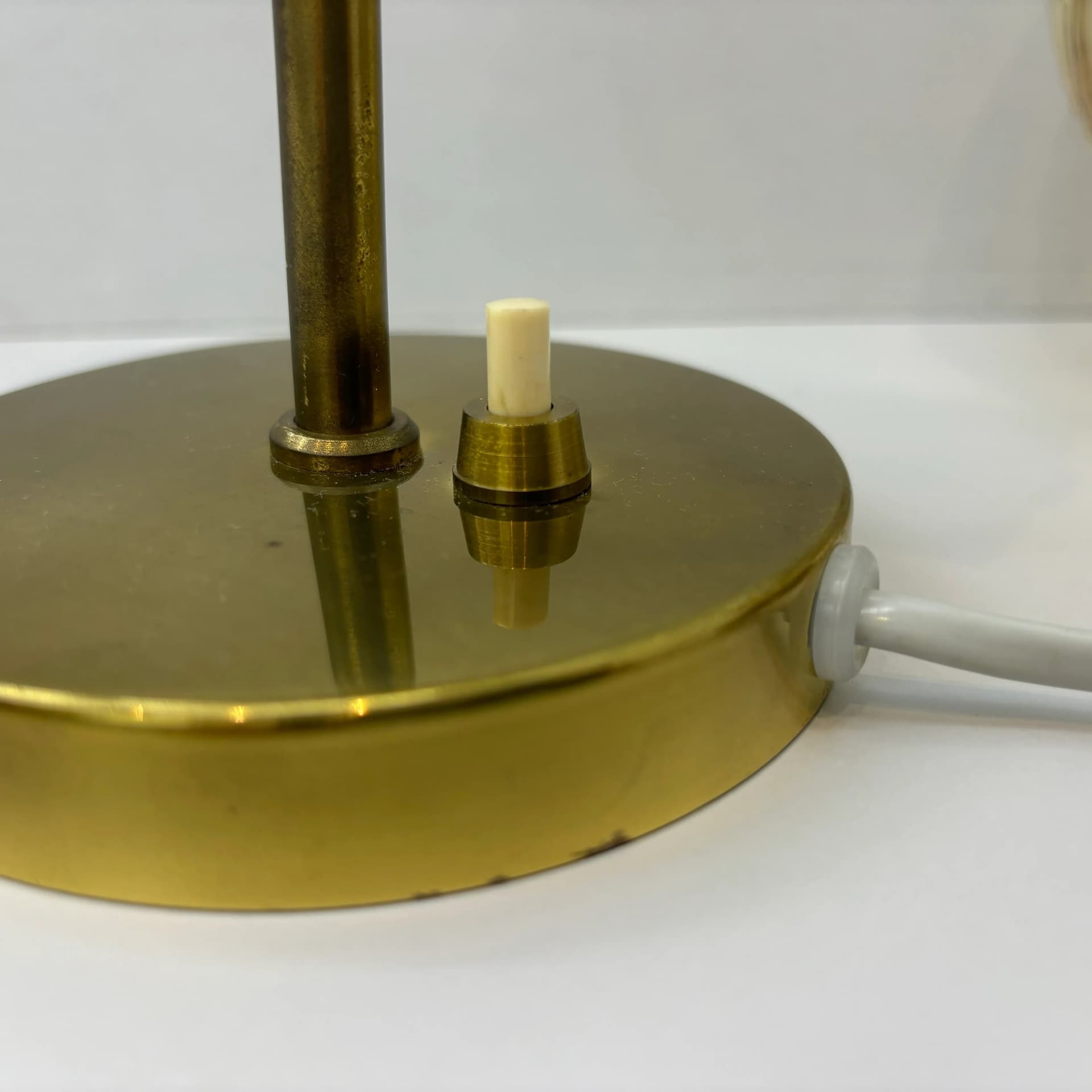 Para kinkietów, złoty, mosiądz, Laoni Belysning, Dania, lata 70. - 82198