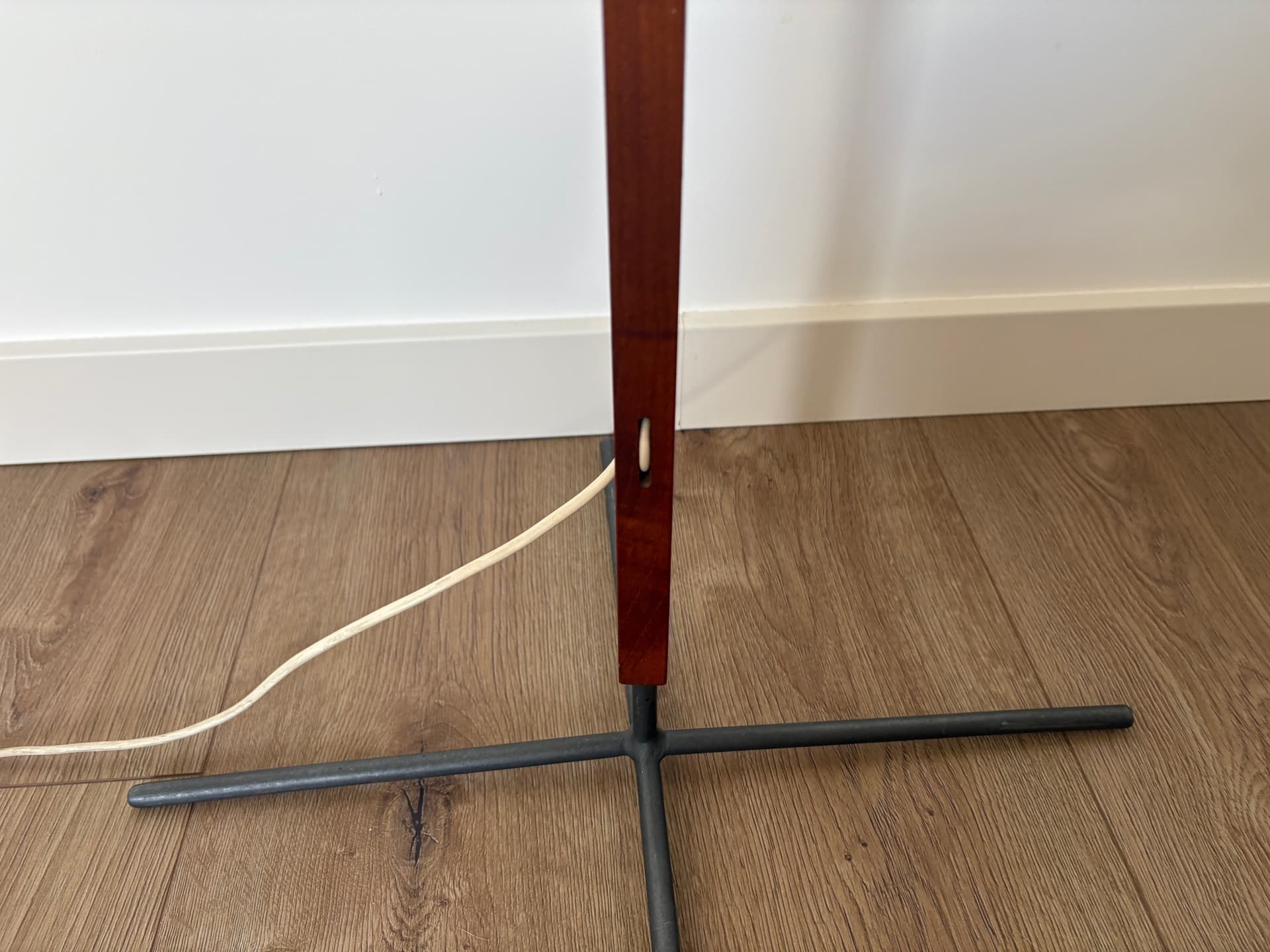 Lampa podłogowa G35, beżowy, drewno, proj. H.-A. Jakobsson, Svegards Markaryd, Szwecja, lata 60. - 82343