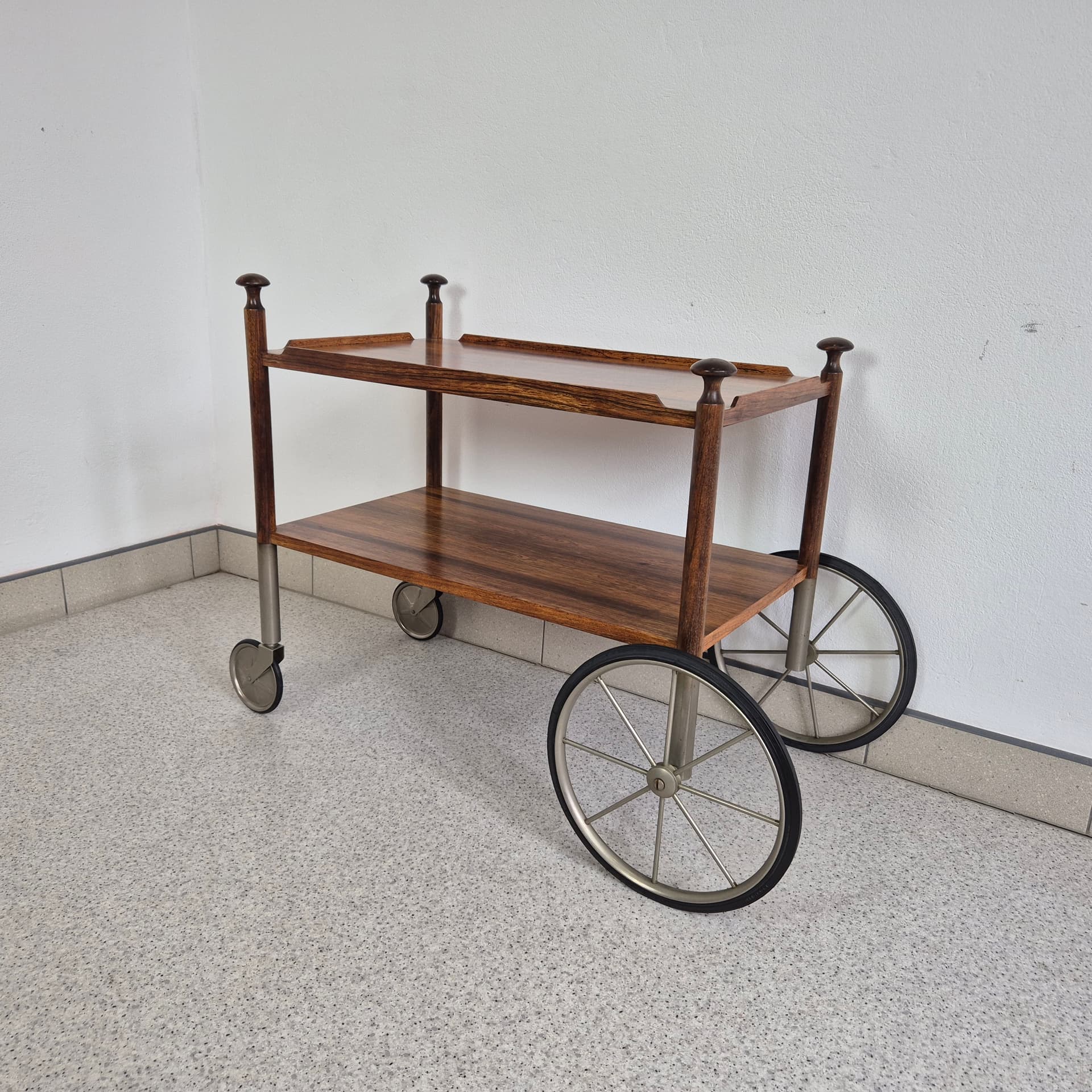 Palisandrowy wózek barowy, proj. W. Wirza dla Wilhelma Renza, Niemcy, lata 60 - 82553
