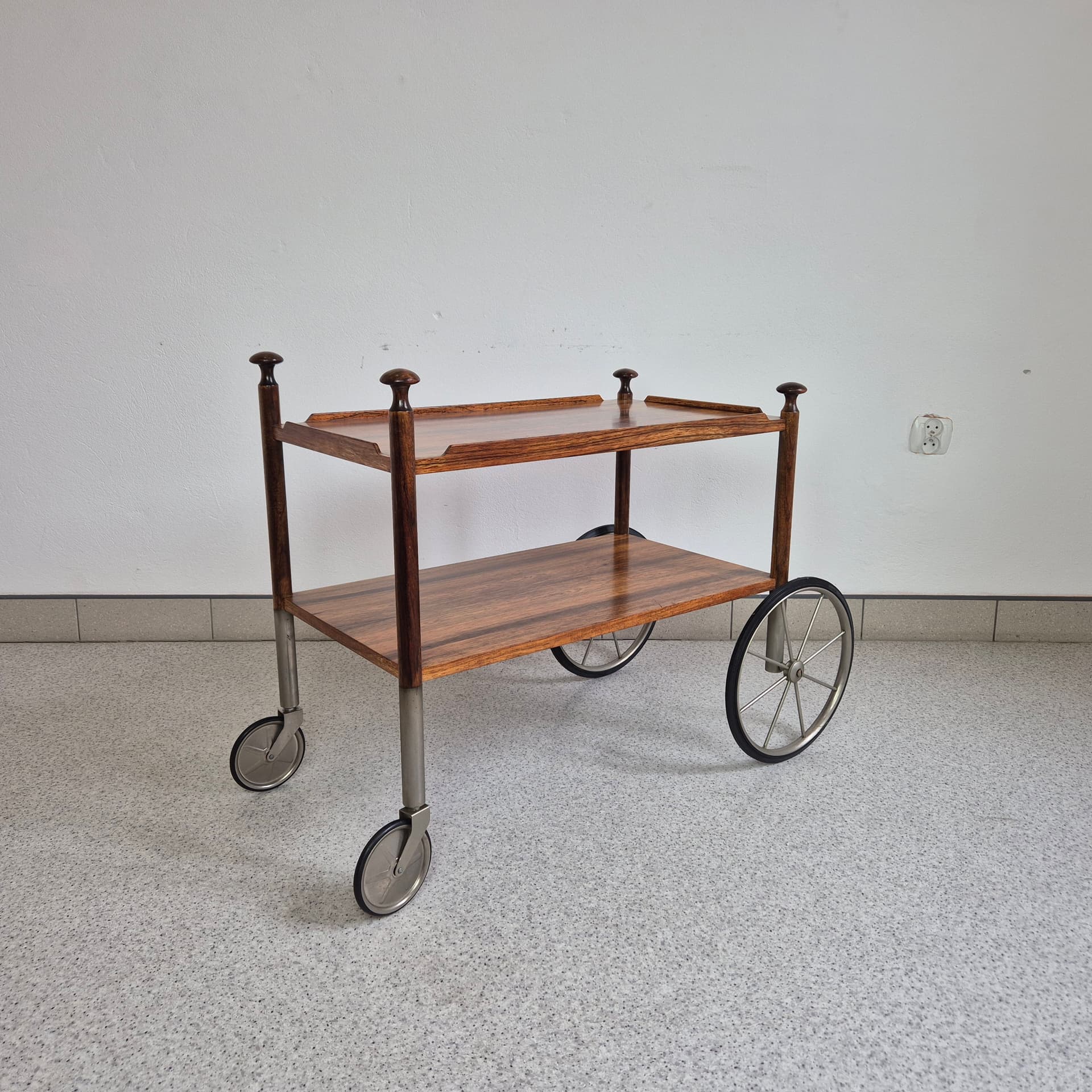 Palisandrowy wózek barowy, proj. W. Wirza dla Wilhelma Renza, Niemcy, lata 60 - 82554