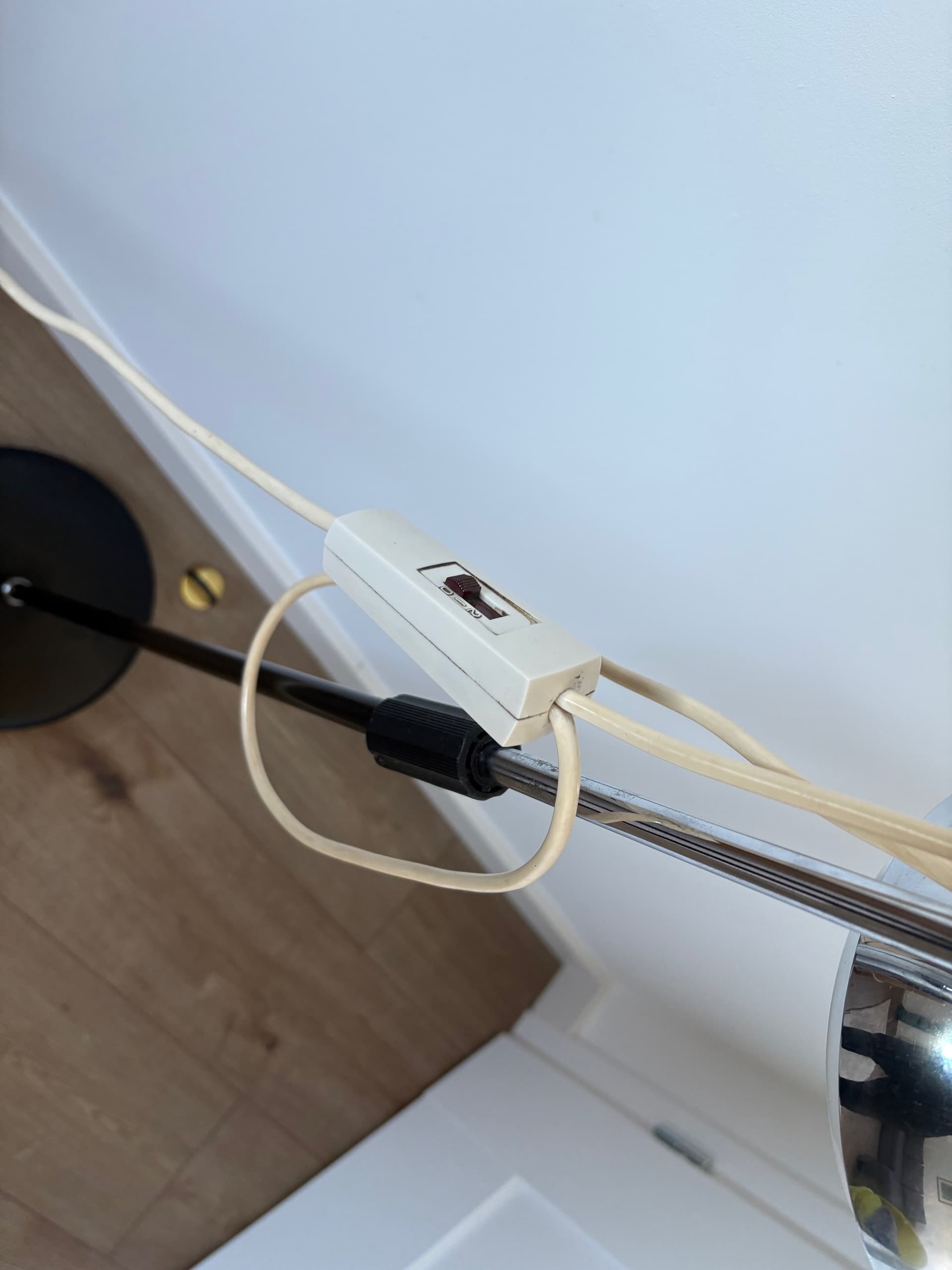 Lampa podłogowa, chrom srebrny, metal czarny, proj. Koch & Lowy, OMI, Niemcy, lata 70. - 82760