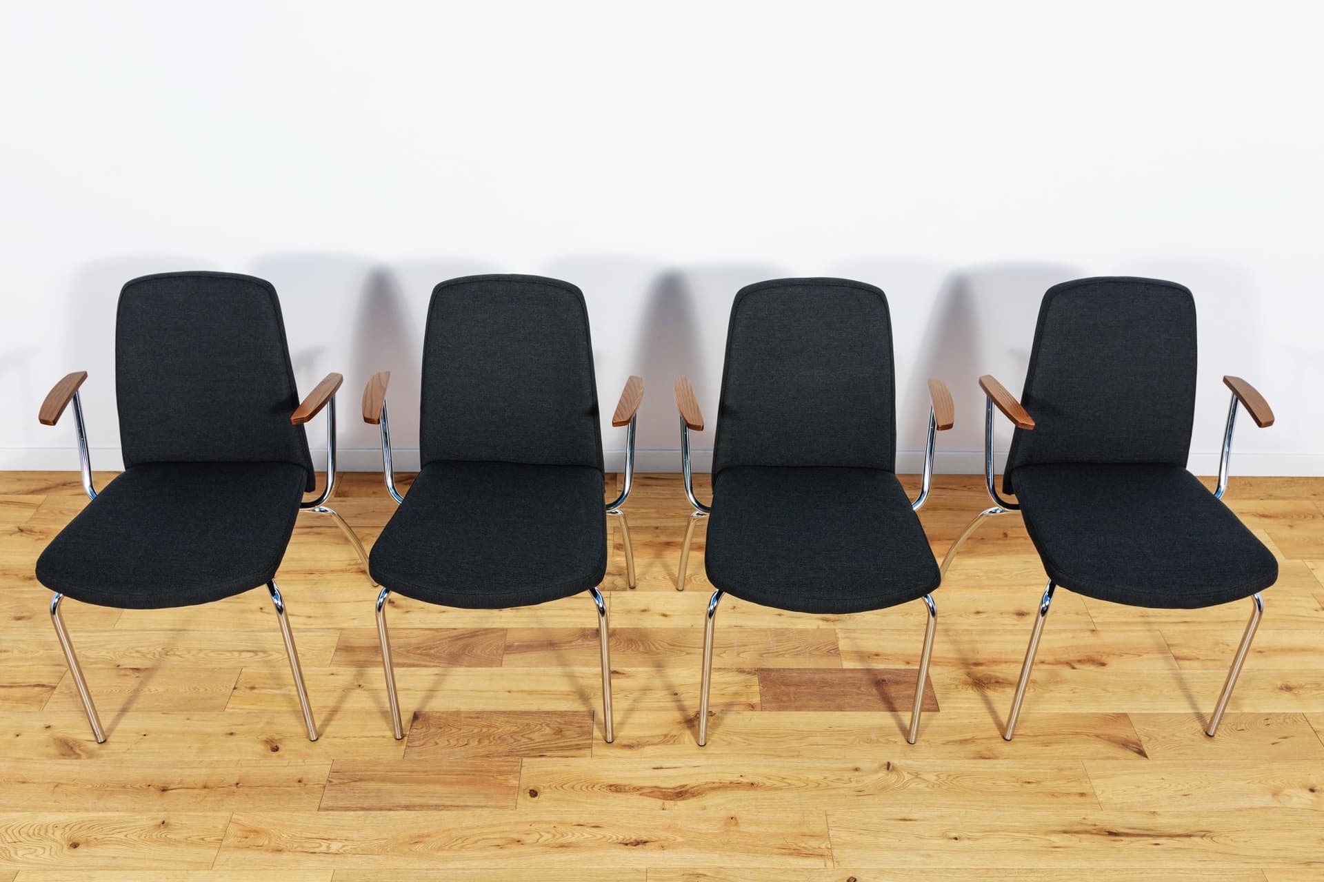 Komplet czterech foteli konferencyjnych, Cube Design - 82796