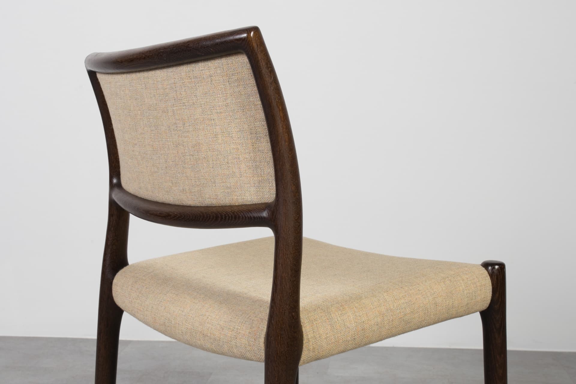 Zestaw sześciu krzeseł Model 80, wełna beżowa, dąb, proj. N.O. Møller, dla J.L. Møllers Møbelfabrik, Dania, lata 60. - 6568