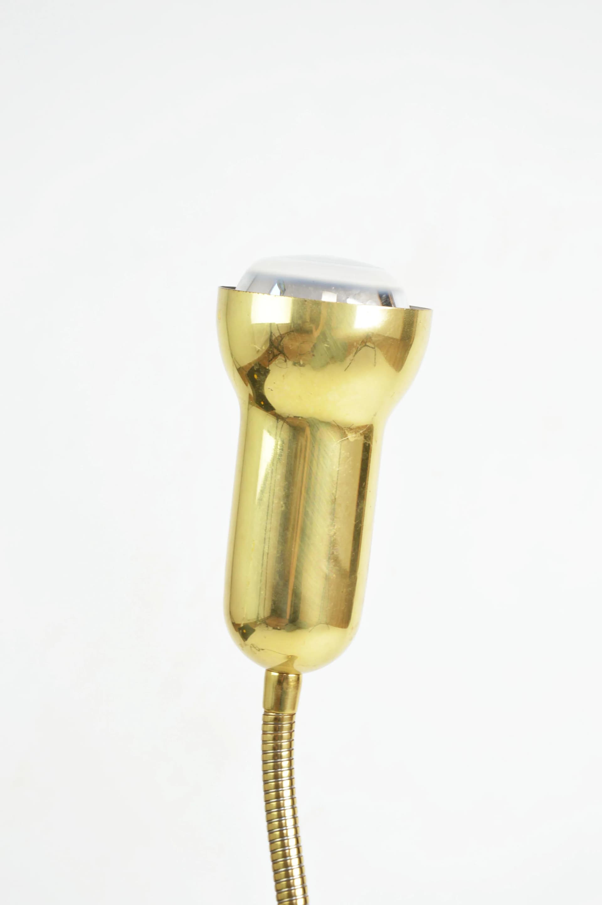 Złota, metalowa lampa biurkowa w stylu modernistycznym, Polska, lata 70. - 82983