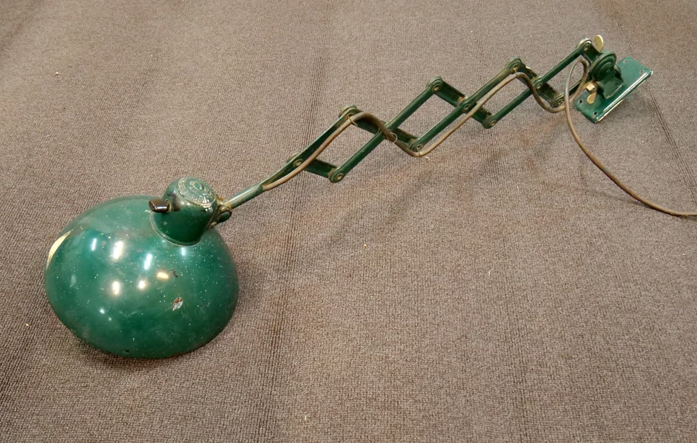 Lampa ścienna nożycowa Kaiser 6718, zielony, metal, proj. C. Dell, Kaiser Idell, Niemcy, lata 30. - 83125