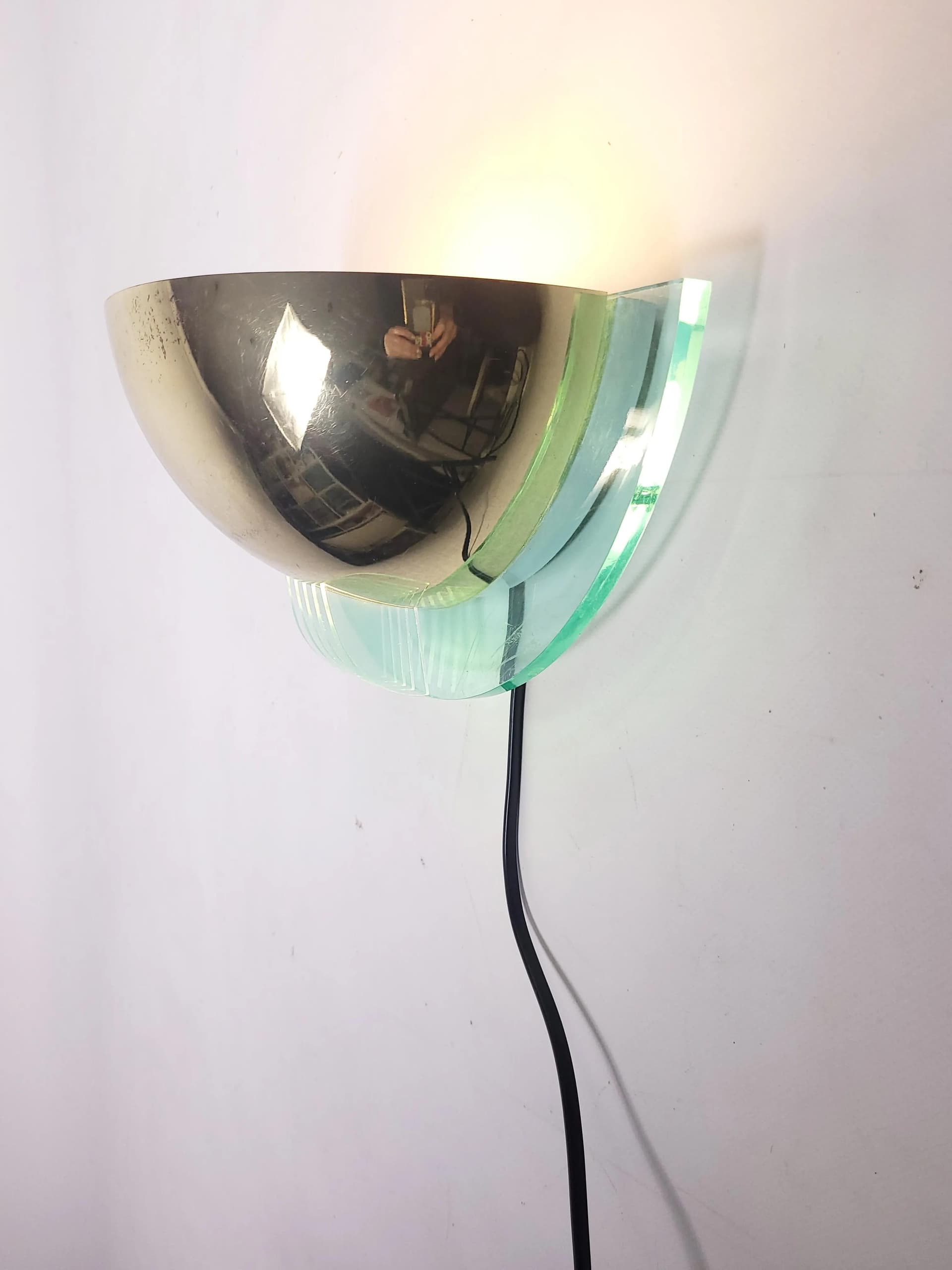 Kinkiet postmodernistyczny, metal złoty, plexi zielony, Polska, lata 80. - 87136