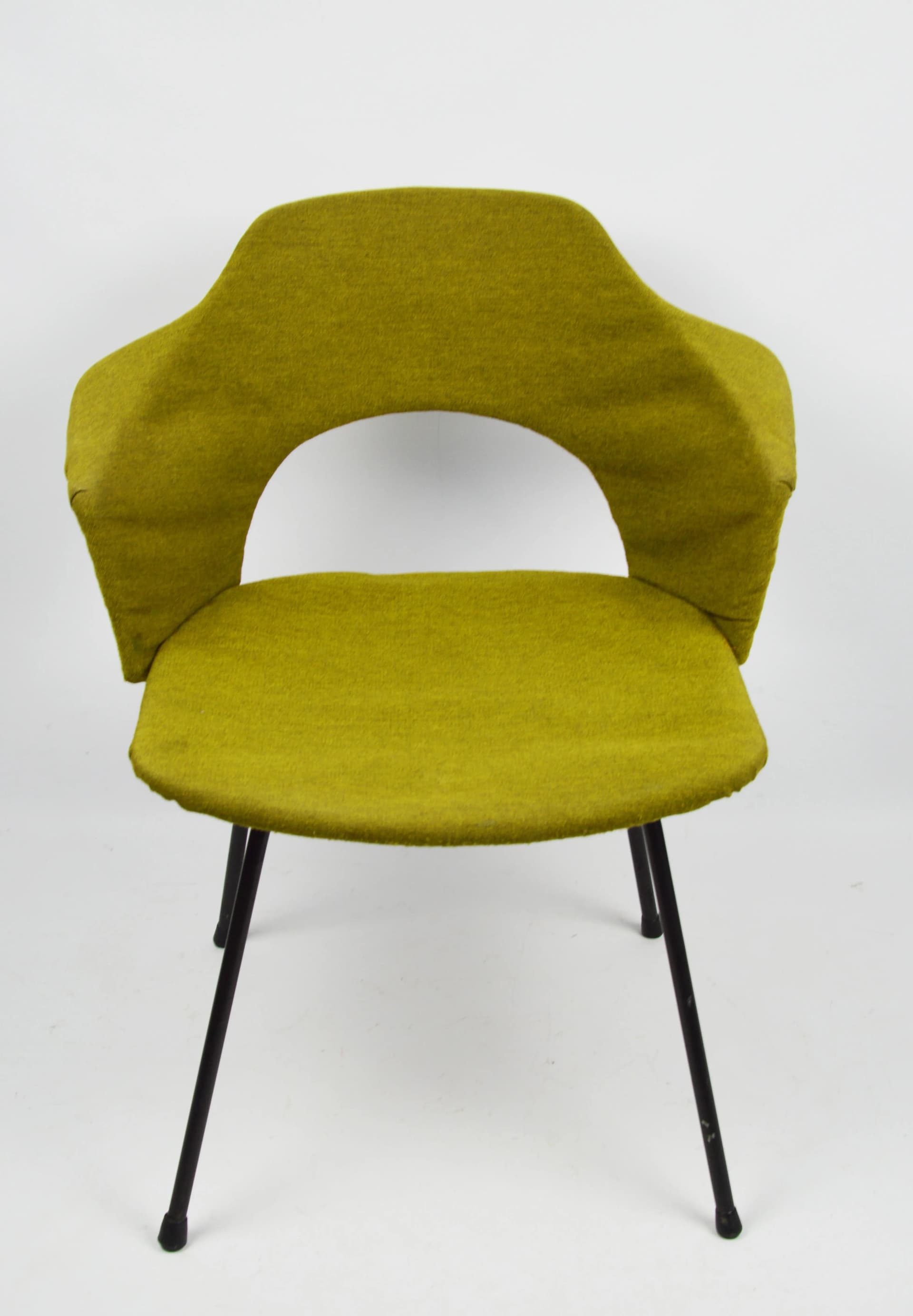 Krzesło z podłokietnikami Space Age, tkanina oliwkowa, metal czarny, Polska, lata 70. - 87113