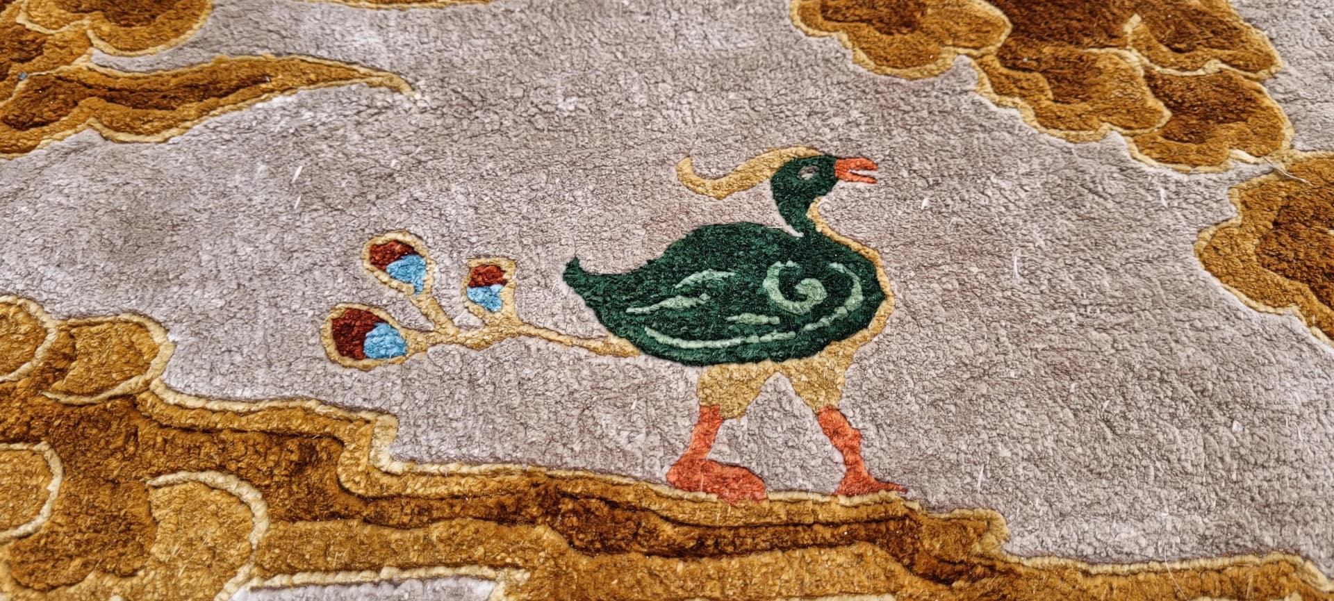 Dywan orientalny, jedwab beżowy, Chiny, początek XX w., 125x235cm - 89159