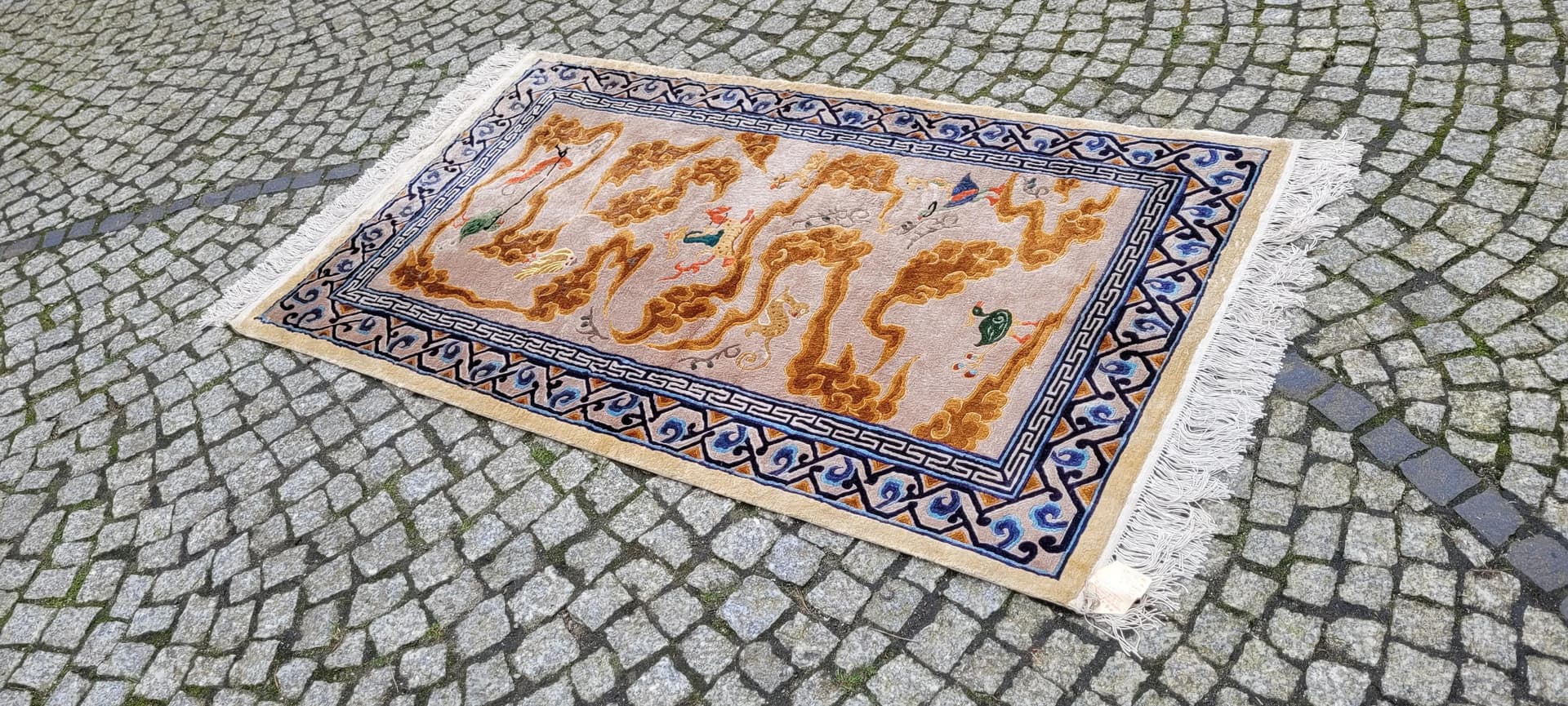 Dywan orientalny, jedwab beżowy, Chiny, początek XX w., 125x235cm - 89155