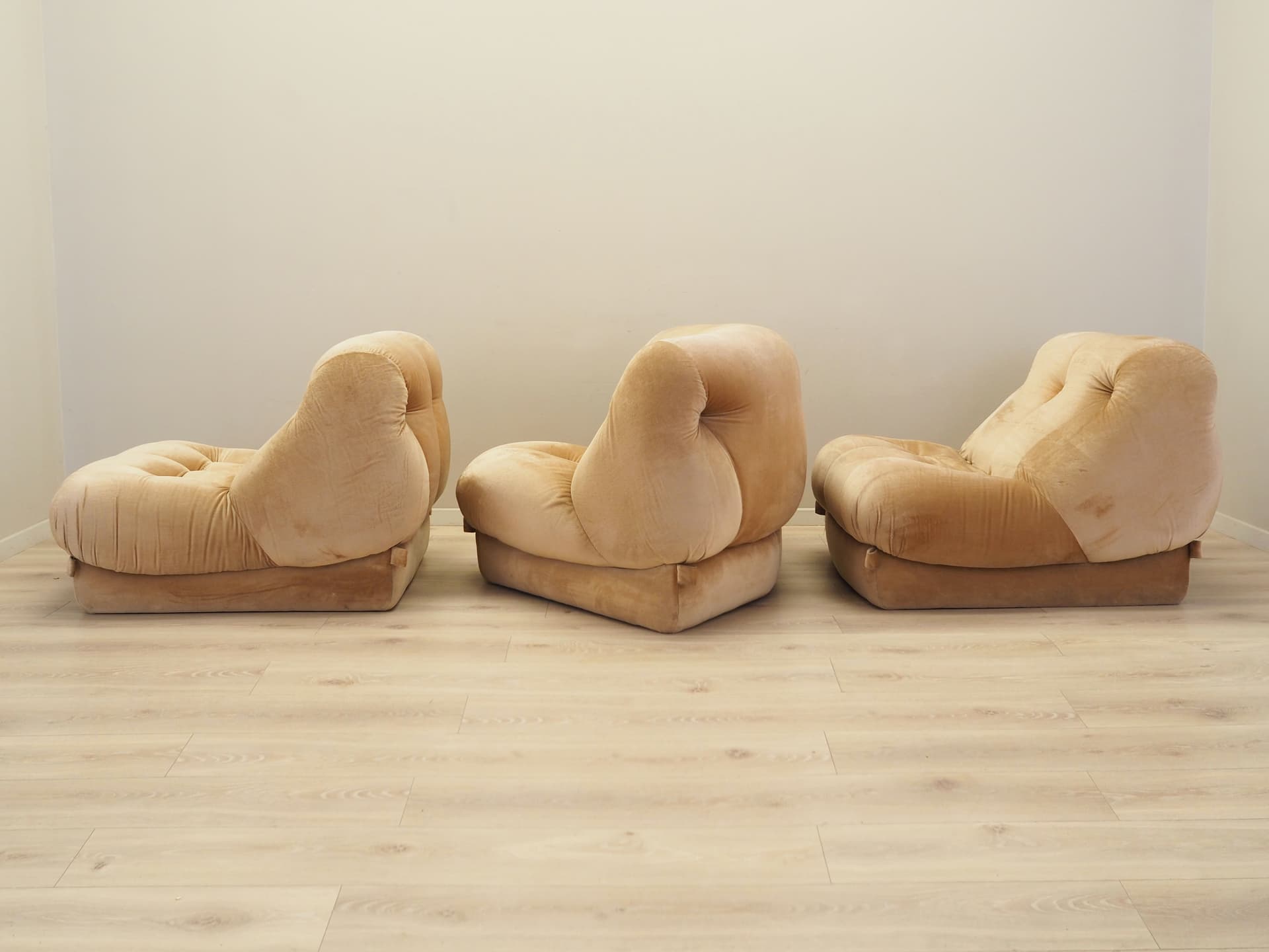 Sofa modułowa, velvet złoty, proj. R. Maturi, Mimo Padova, Włochy, lata 70. - 83349