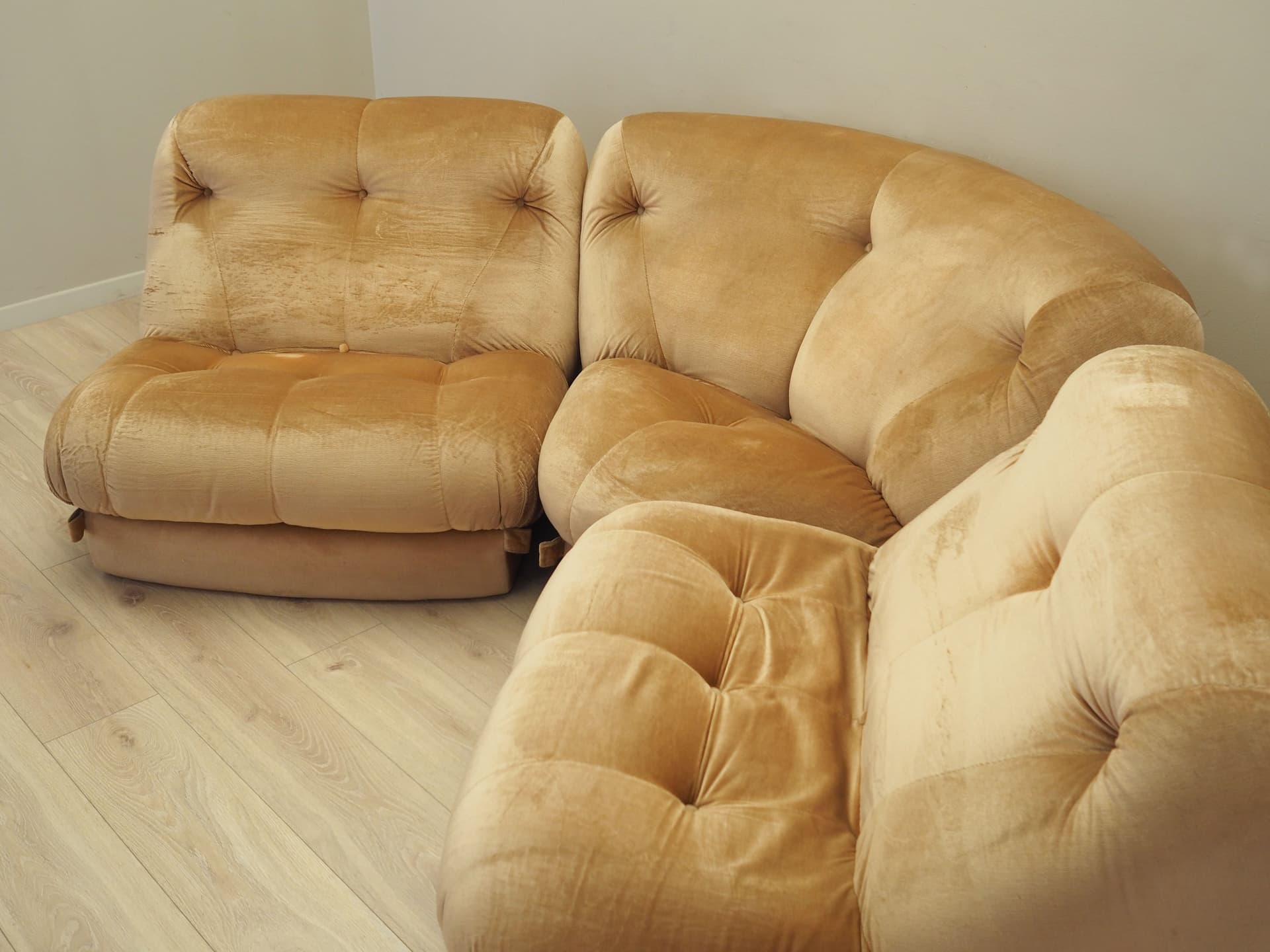 Sofa modułowa, velvet złoty, proj. R. Maturi, Mimo Padova, Włochy, lata 70. - 83342
