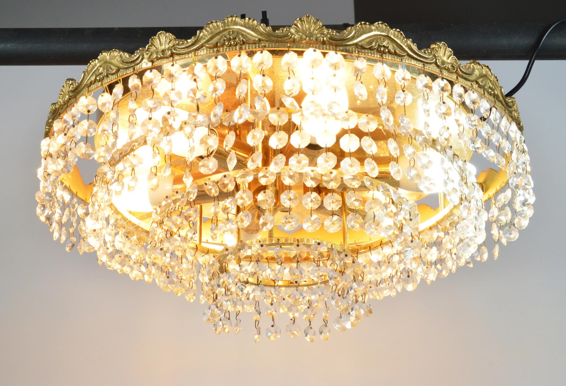 Żyrandol, złoty, mosiądz, szkło, Polska, lata 70. - 86840