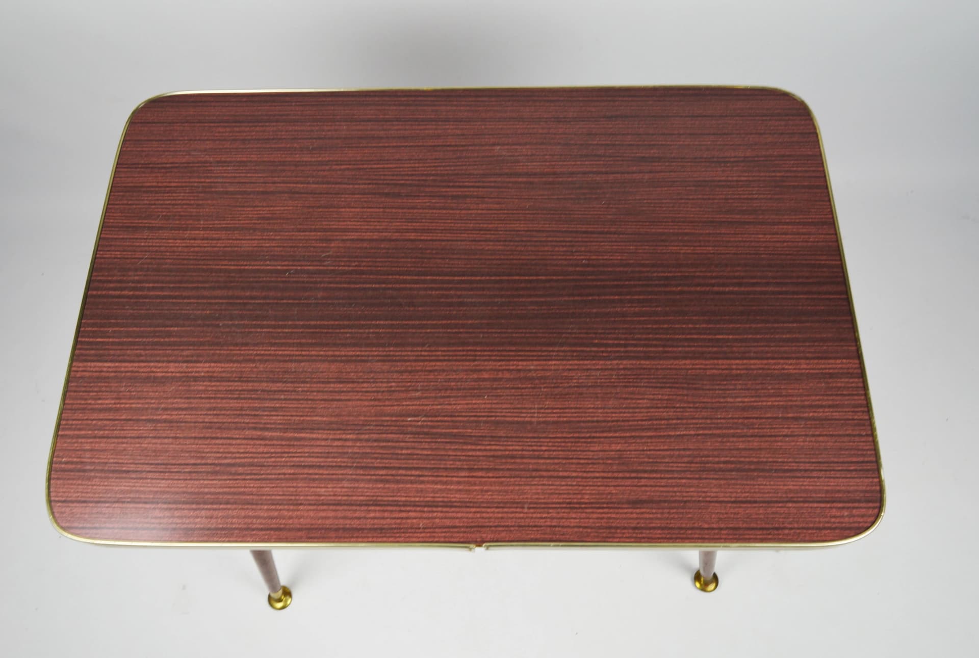 Stolik pomocniczy, drewno brązowy, metal złoty, Polska, lata 70. - 86736